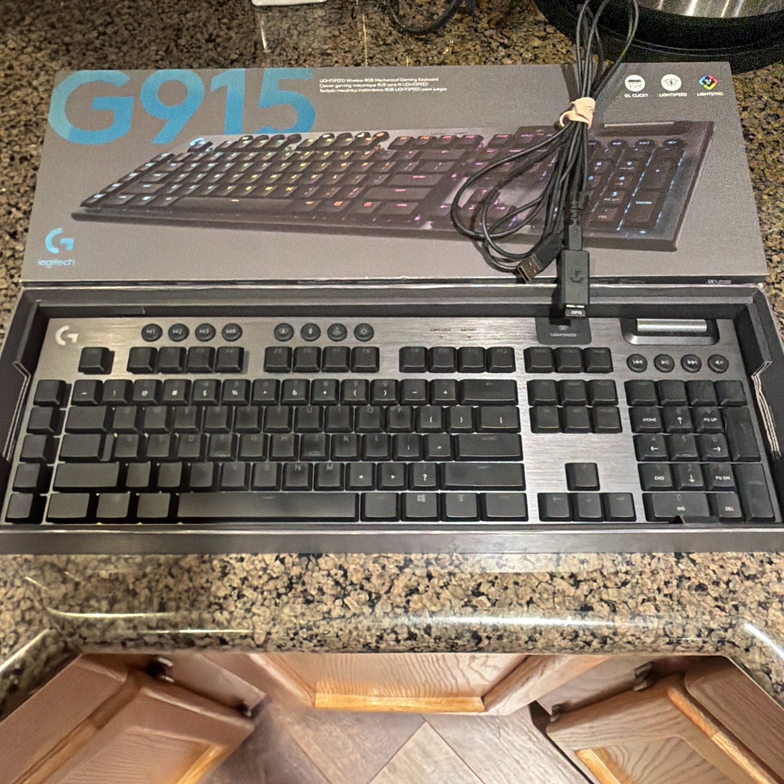 Logitech G915  Lightspeed Wireless RGB Gaming Keyboard - Linear Clicky