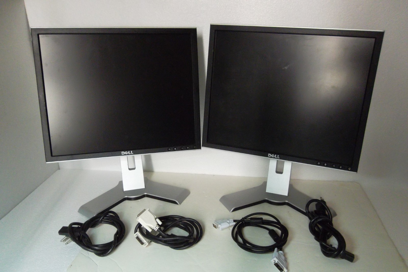 LOT-2 Dell UltraSharp 1907FP 1908FP 19" LCD Monitor w/4-Port USB Hub DVI VGA