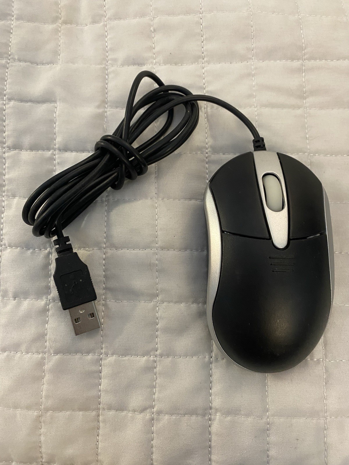 Compact Wired 3D Optical USB Mouse 5V 10mA Laser Style 3 Button w/ Scroll Wheel
