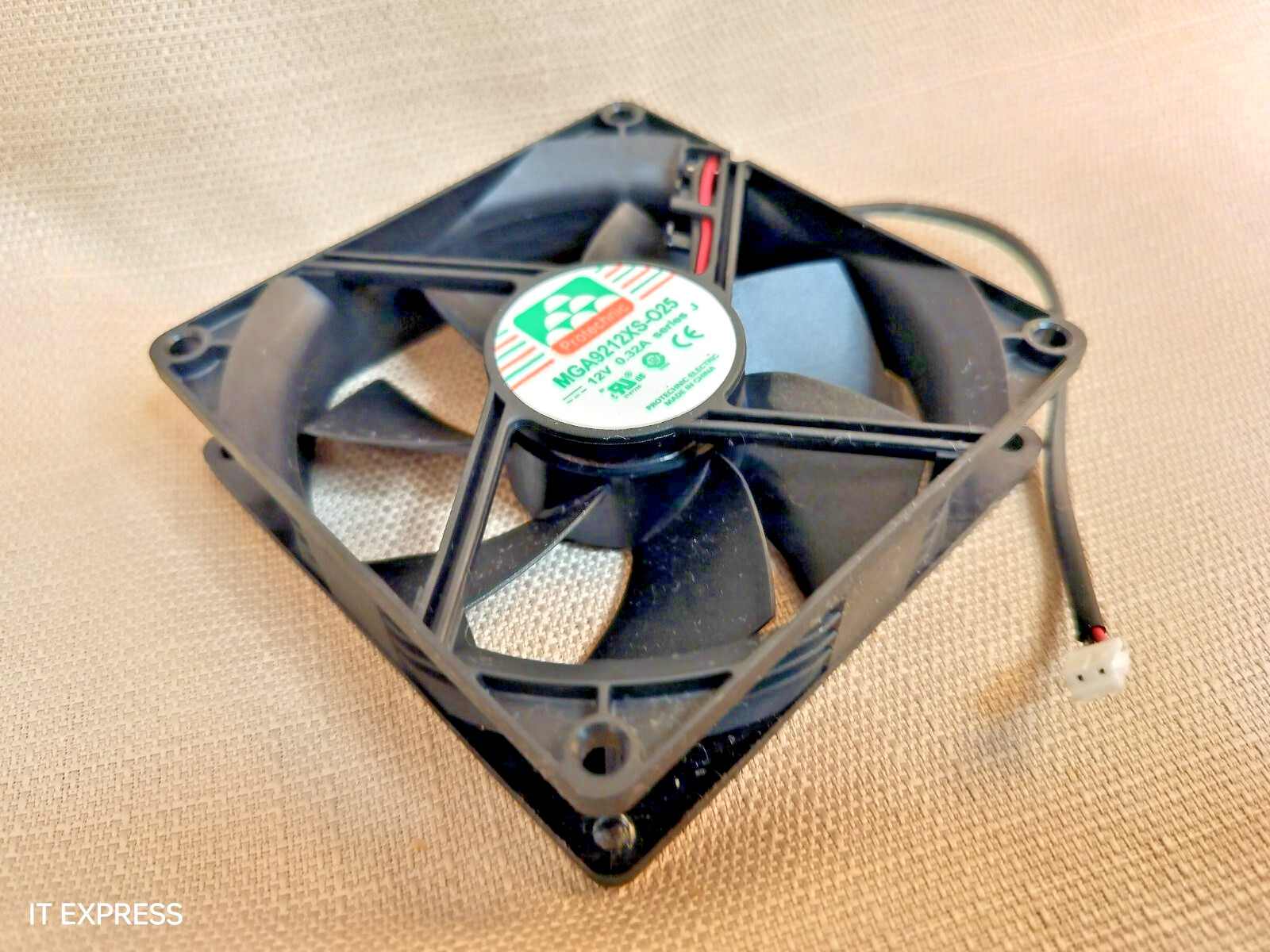 Protechnic DC 12V FAN 92mm x 92 mm low noise case chassis cooling MGA9212XS-025