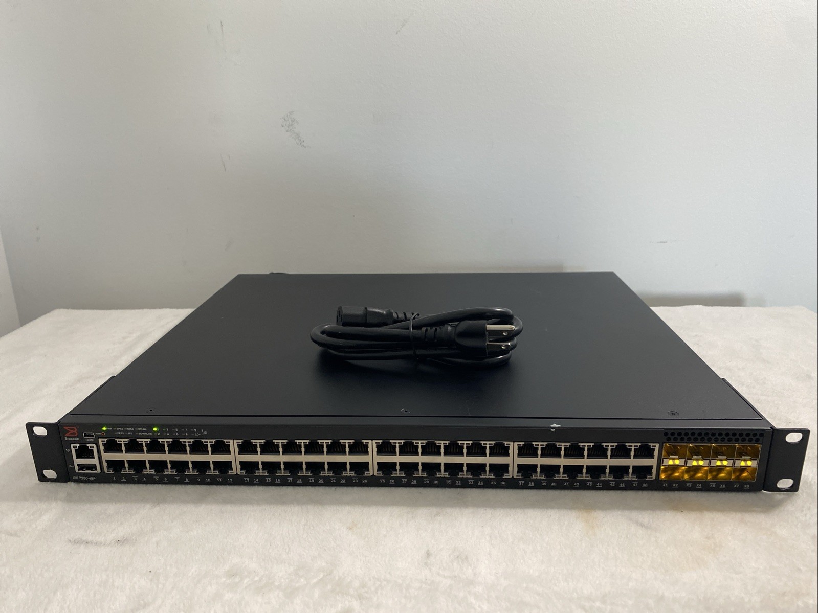 Brocade ICX 7250 48-Port Ethernet PoE Switch ICX7250 - 48P - 2X10G with P Supply