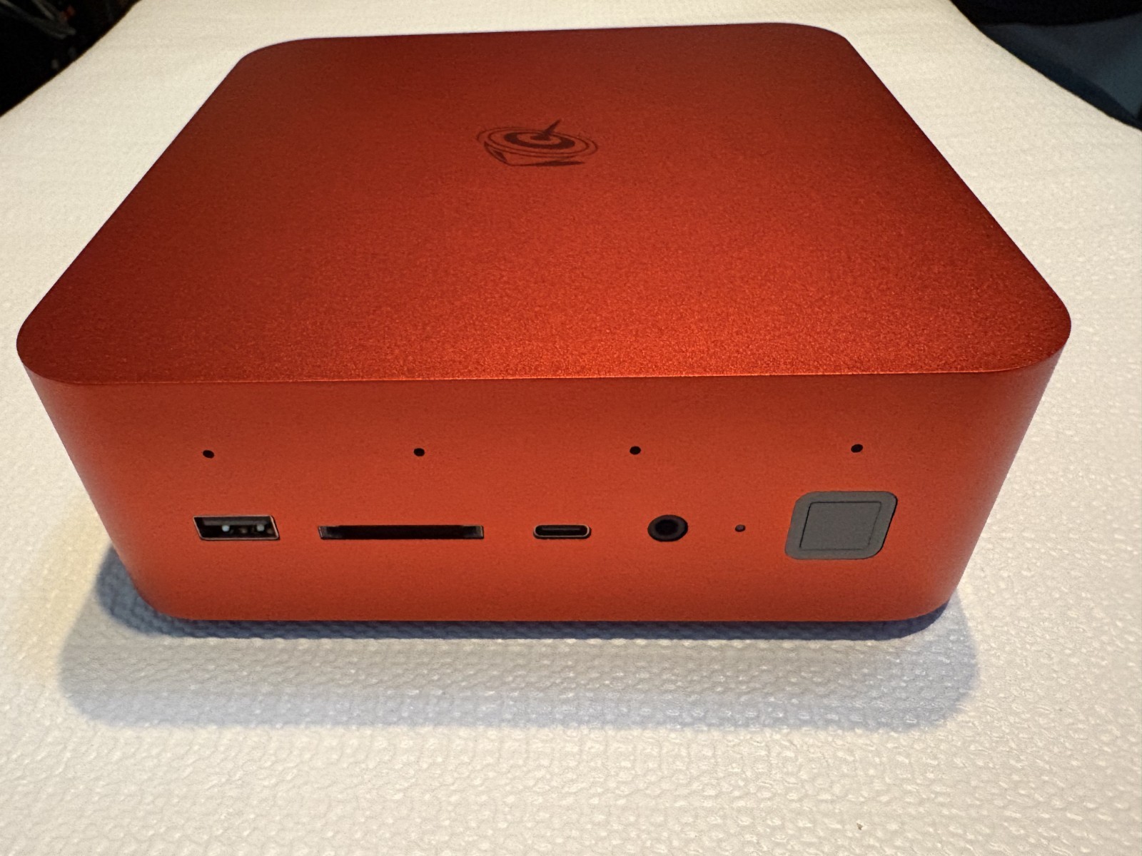 Beelink GTi15 Ultra 9 285H Mini PC NO RAM NO SSD Barebones Open Box Lobster Red