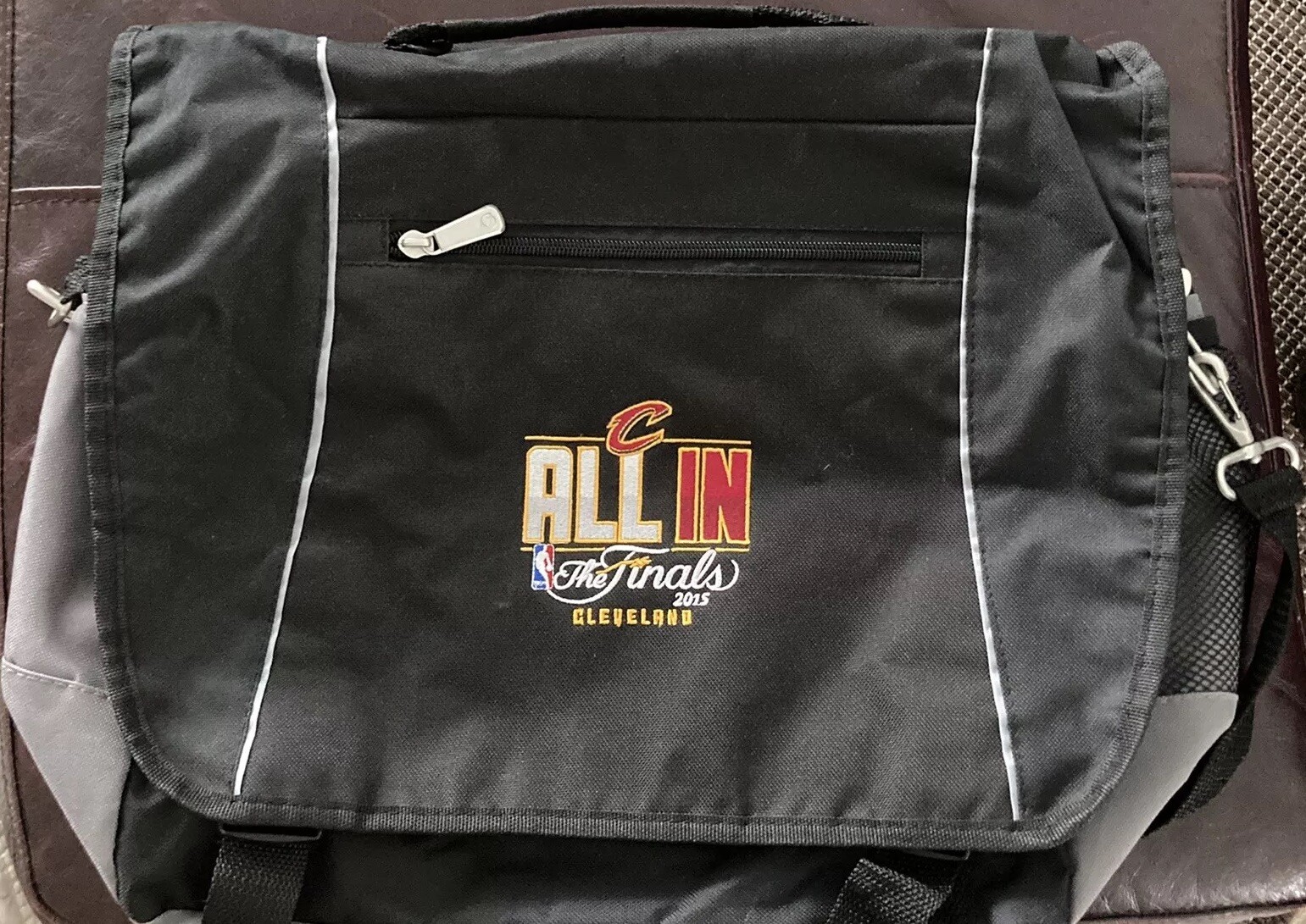 Leeds Portfolio Laptop Brief Case Messenger Bag NBA CLEVELAND CAVS 2015 FINALS