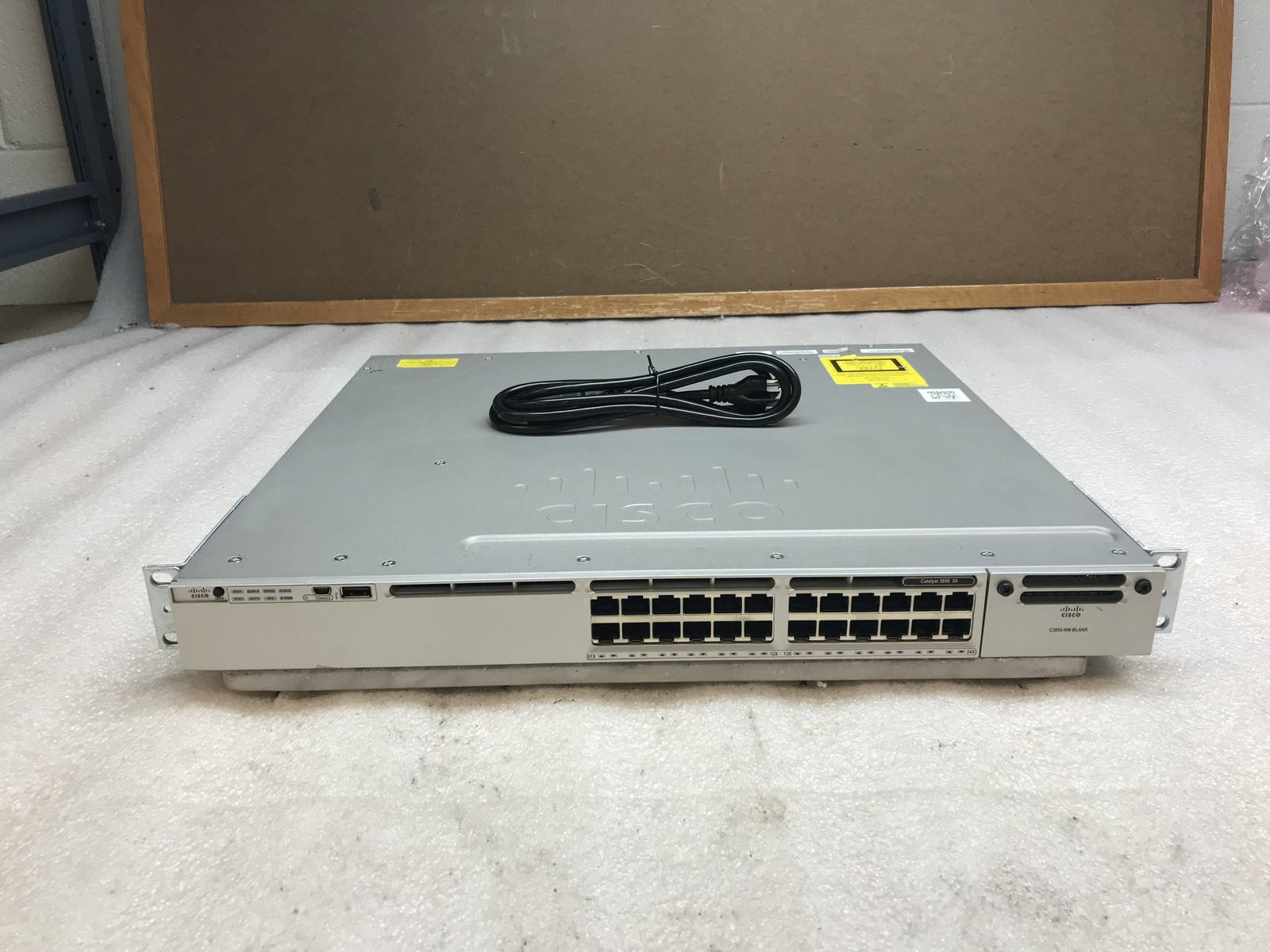 CISCO CATALYST 3850 WS-C3850-24T-S V07 24-PORT GIGABIT SWICH