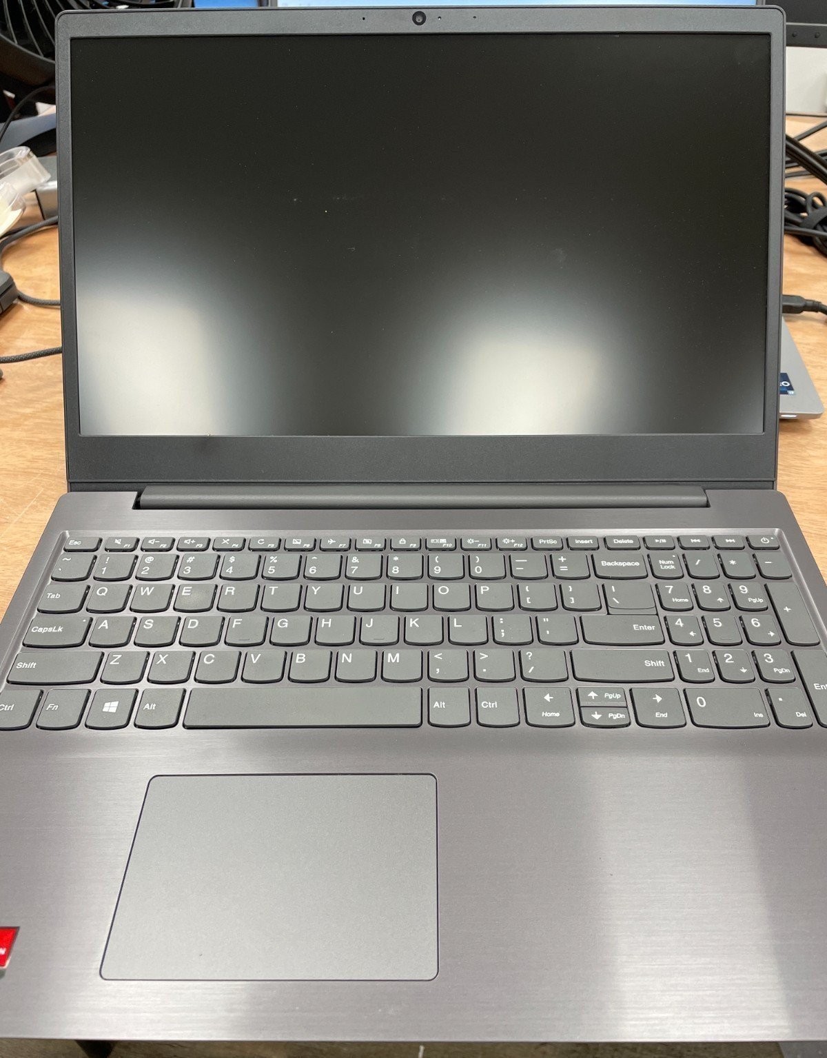 Lenovo 82C7 V15-ADA 15.6" FHD TN AMD A3150U 2.4 GHz 8GB RAM 256GB SSD Win10 Pro