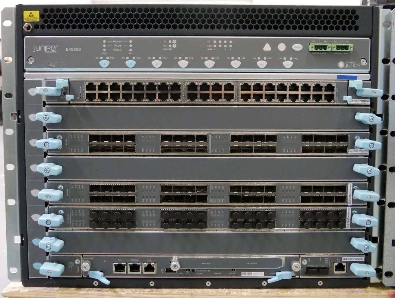 Juniper Networks EX9208 EX9200-40T 3x EX9200-32XS EX9200-SF2 Nodes Chassis #1