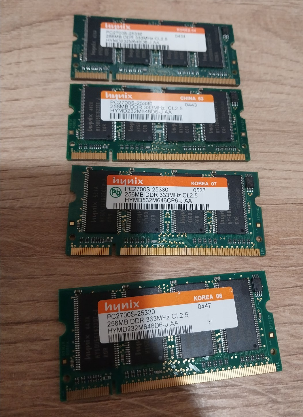 lot of 4 Hynix PC2700S-25330 1gb (256MB x 4) DDR 333MHz CL2.5 SODIMM RAM
