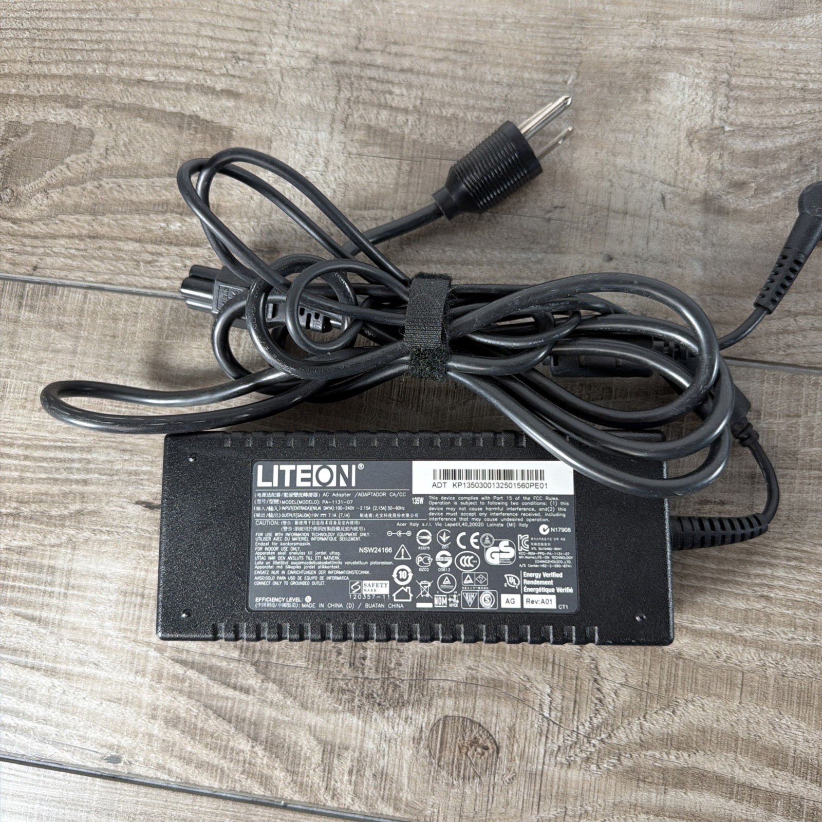 LITEON 135W PA-1131-07 19.V 7.1A Orange Tip AC Power Adapter