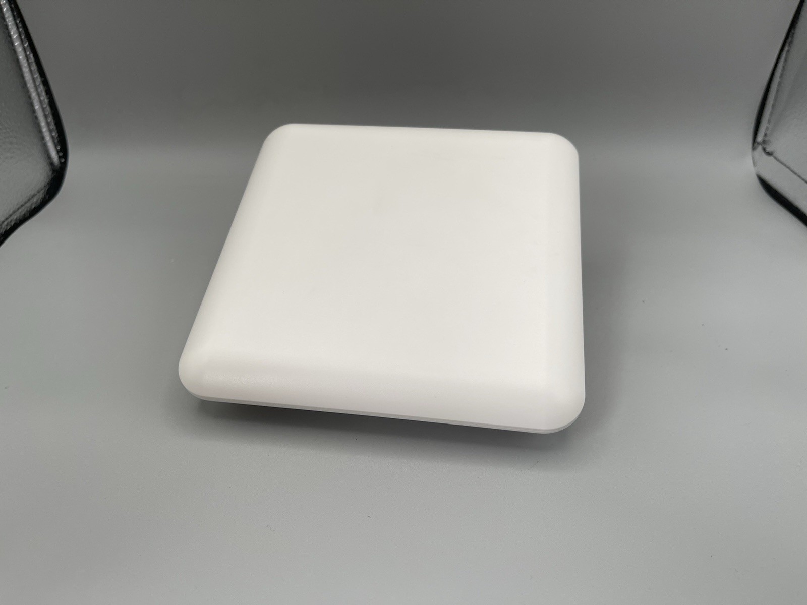 Luxul XAP-810 AC1200 Dual-Band Wireless Access Point - White