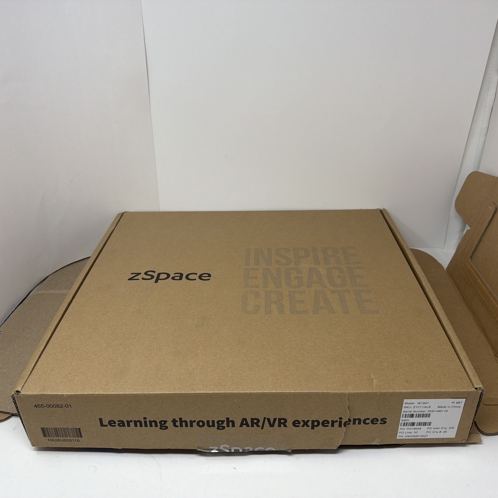 zSpace Original Edition W1847 15.6" (A9-9420 - 8GB RAM - 128GB SSD - Win11Pro)