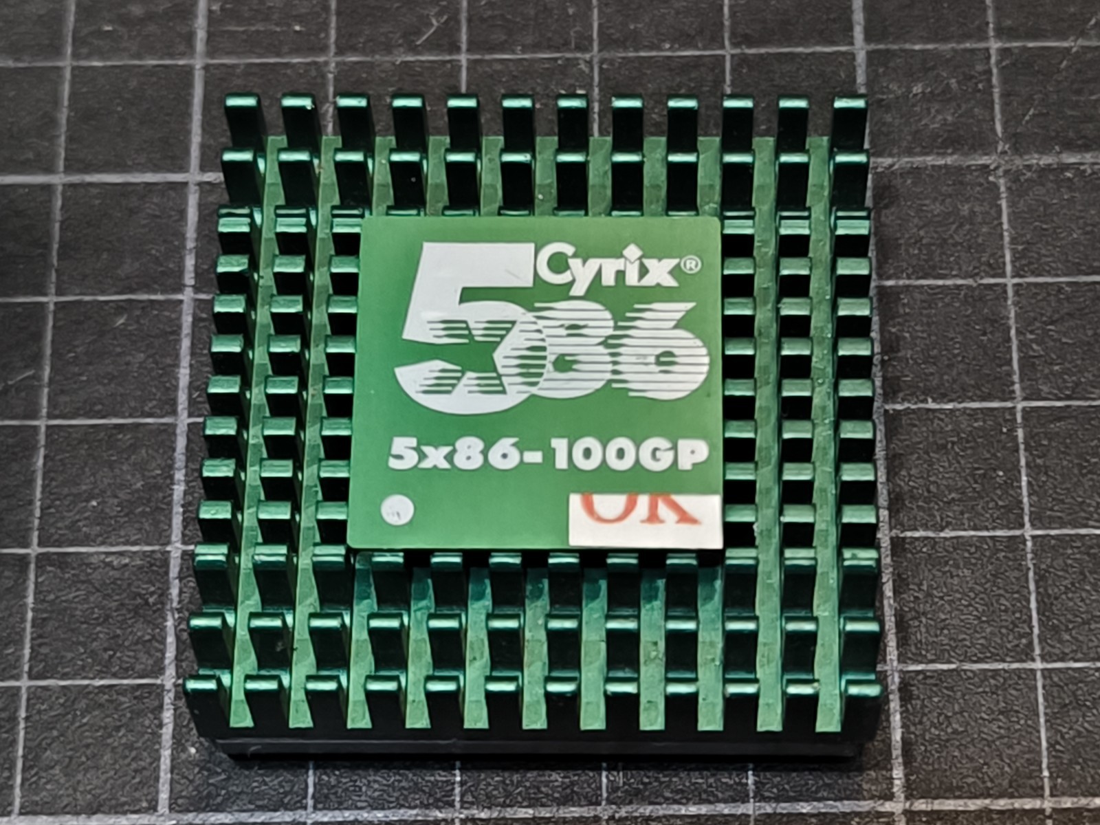 Cyrix Cx5x86-100GP Vintage CPU 486 Socket 2/3 100MHz Excellent Pins Collector Gr