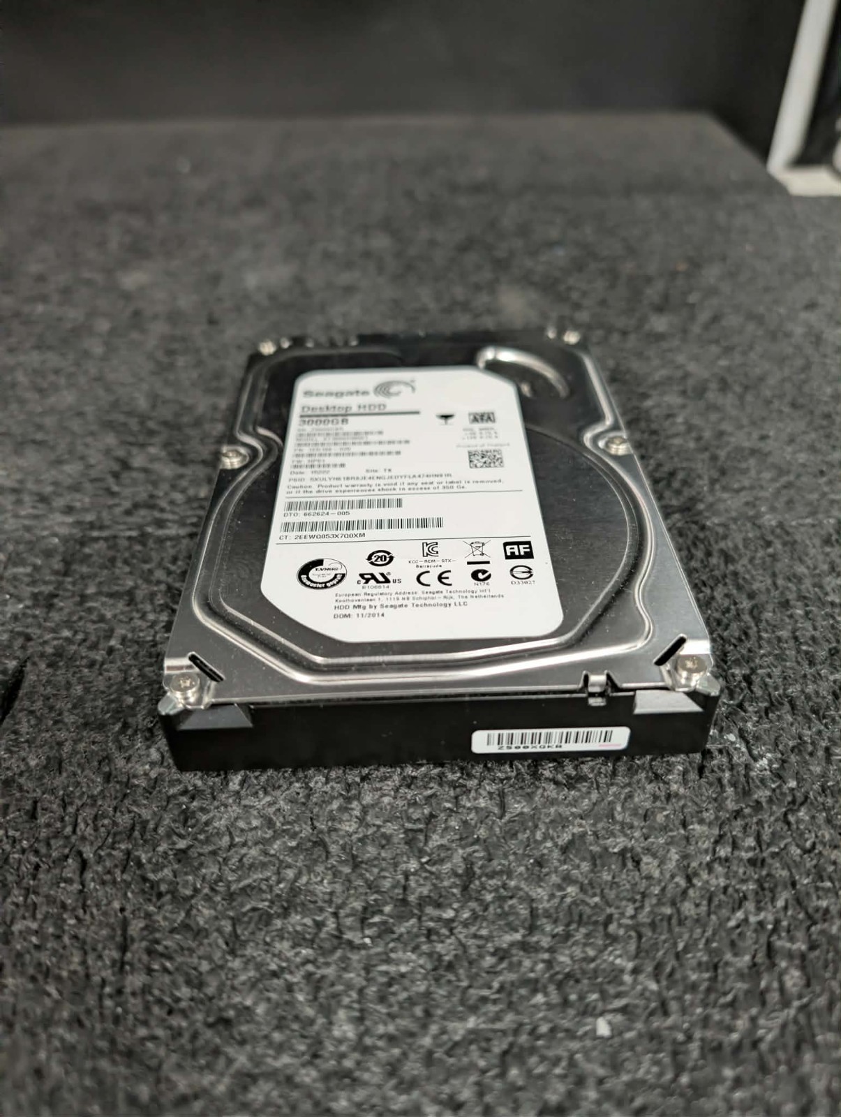 Dell NYR3N ST2000DM001 2TB 7.2K RPM 64MB Cache 6 Gbps SATA 3.5" HDD