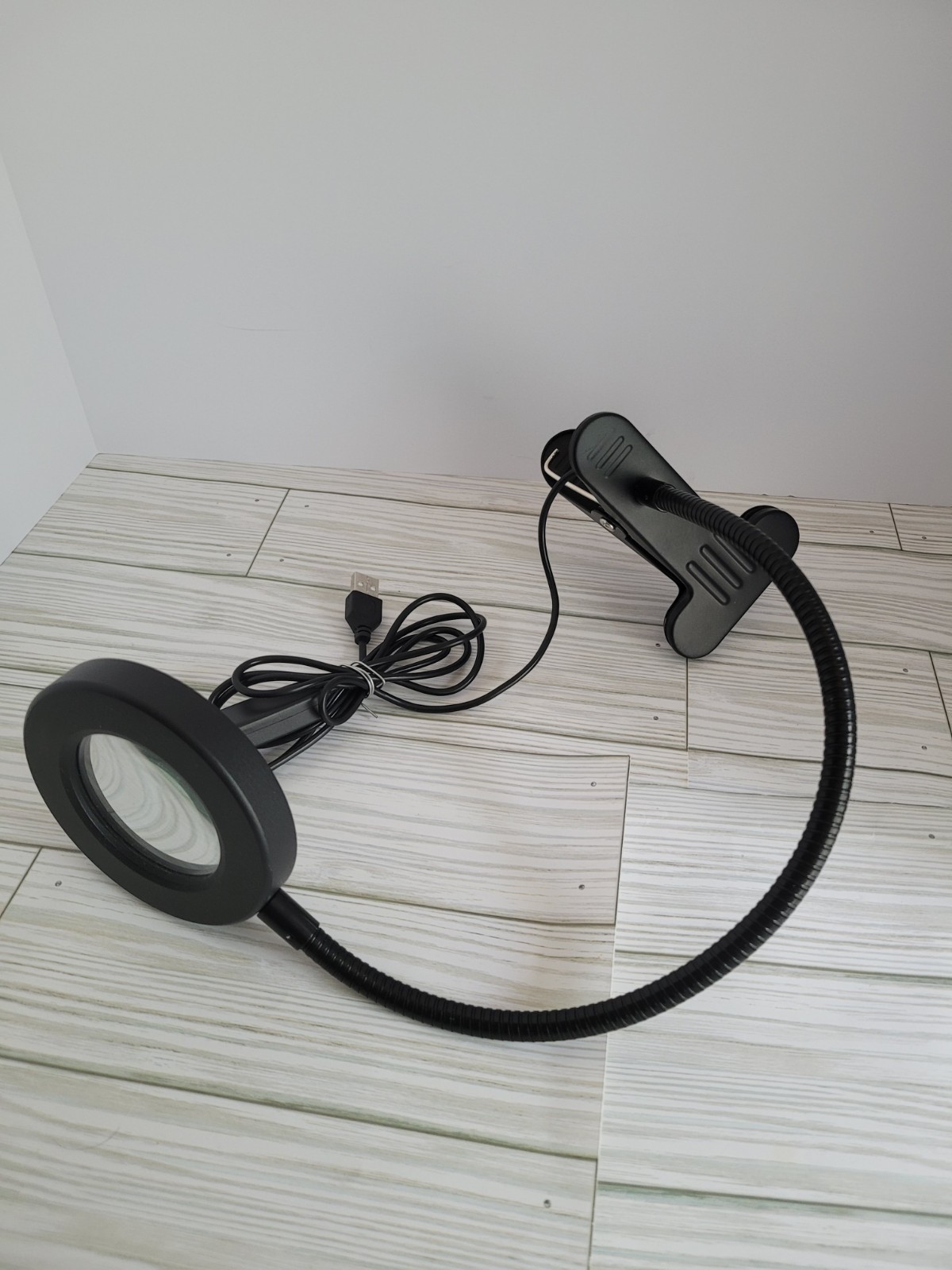 Desk Magnifying Glass with Light, Clip on Desk Light 