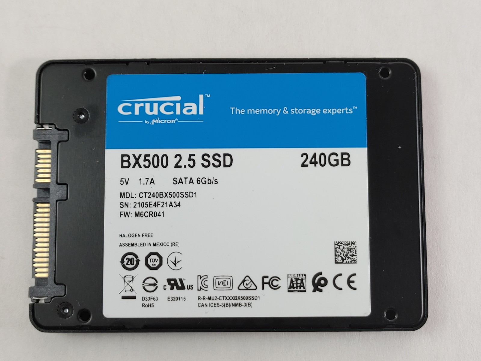 Crucial BX500 CT240BX500SSD1 240 GB SATA III 2.5 in Solid State Drive