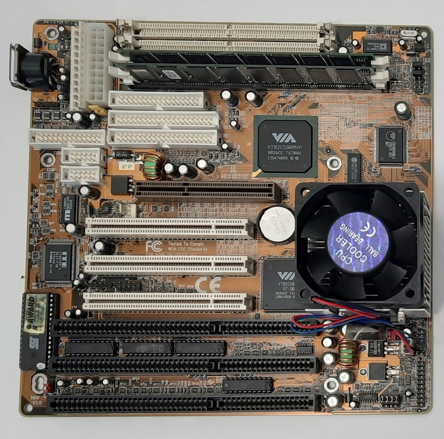 Shuttle HOT-591P Super Socket 7 ISA AGP Motherboard + AMD K6-2 400MHz + 256MB RAM