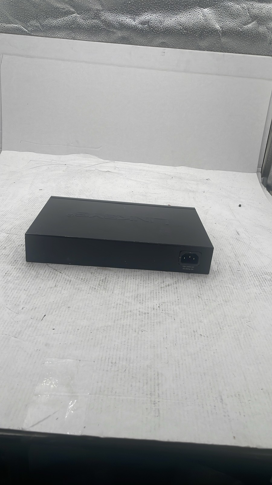 Linksys EF4116 EtherFast 16-Port 10/100 Fast Ethernet Switch Rackmount Unit