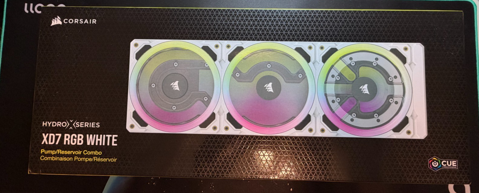 Corsair Hydro X Series XD7 RGB Pump/Reservoir Combo - White