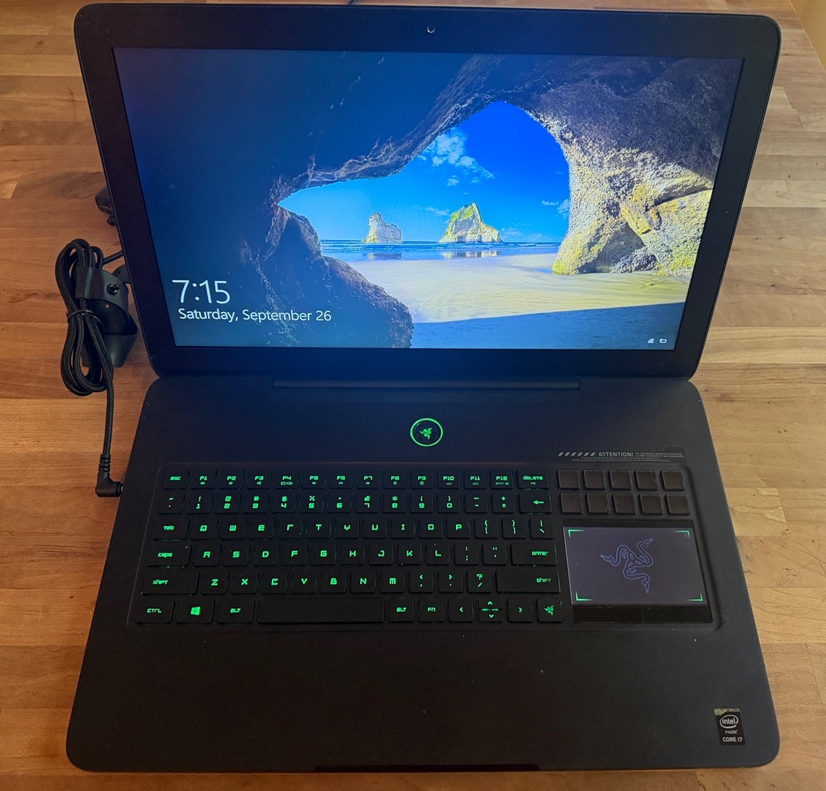Razer Blade Pro Gaming Laptop RZ09-0117 17.3" Core i7 8GB with charger READ