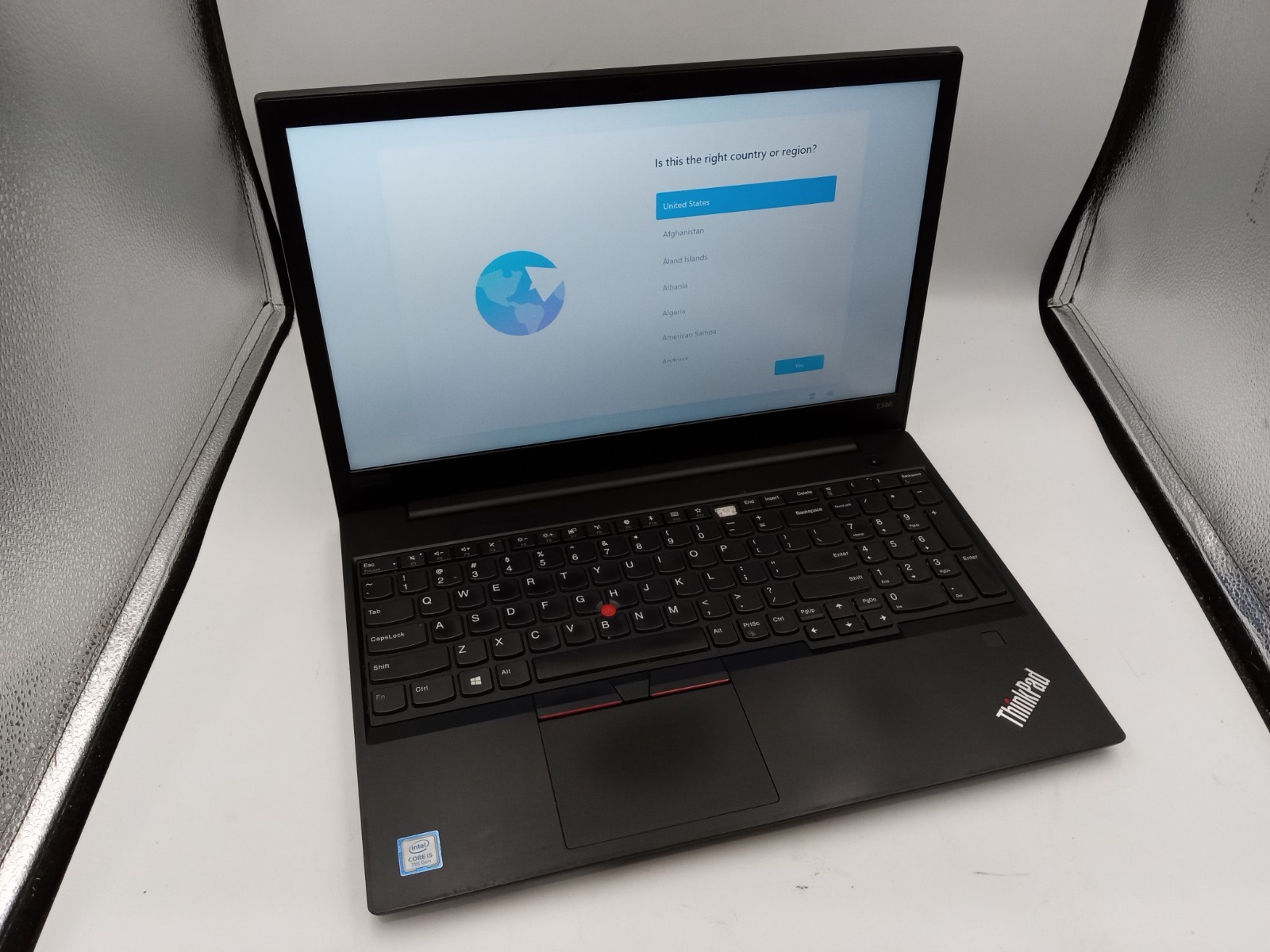 Lenovo ThinkPad E580 15" Laptop i5-7200U 4GB RAM 128GB SSD Windows 11 - READ -RR