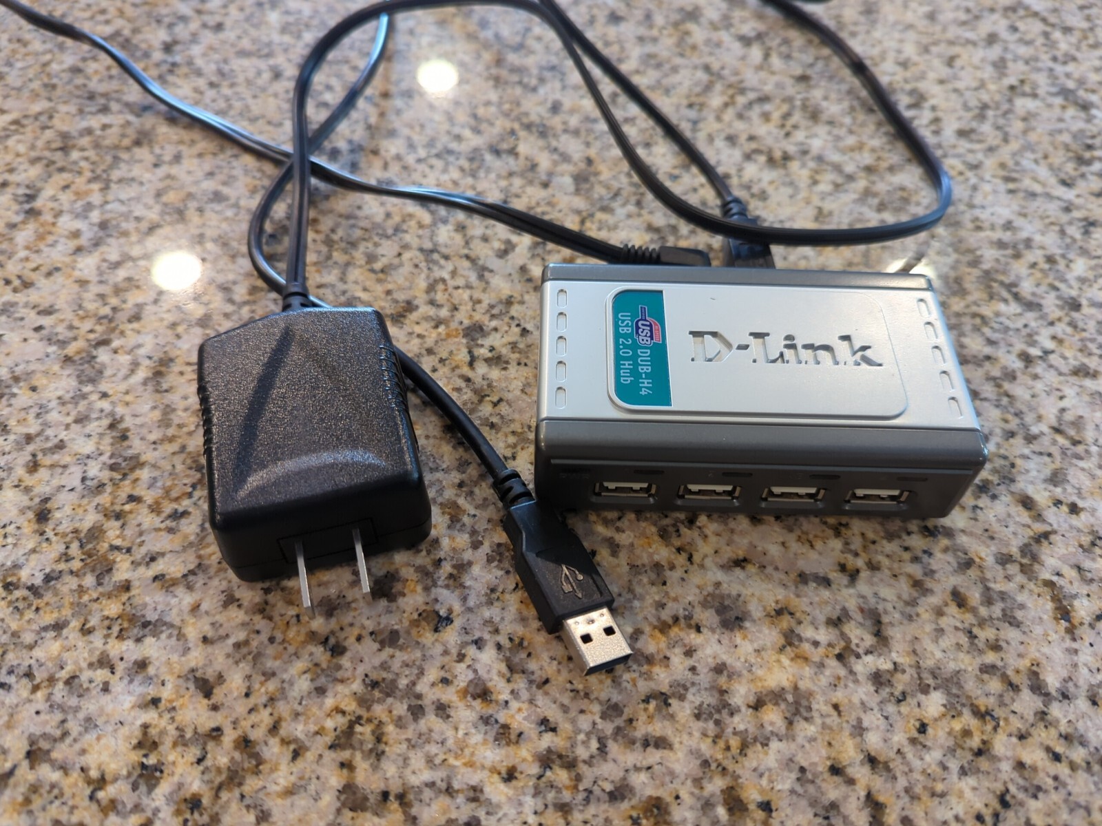 D-LINK DUB-H4 Hub USB 2.0 - w power cord and usb cable
