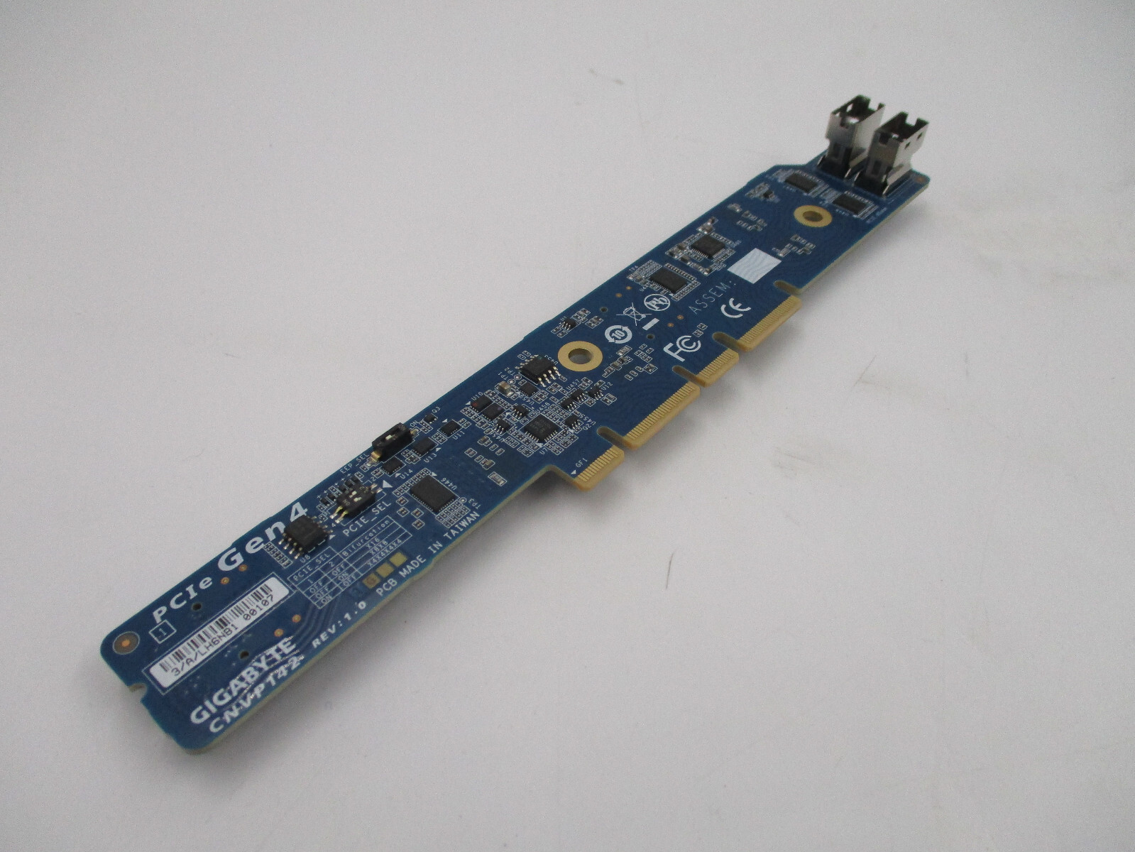 Genuine Gigabyte CNVP142 4-Ports PCIe Gen4 Riser Card Tested Working