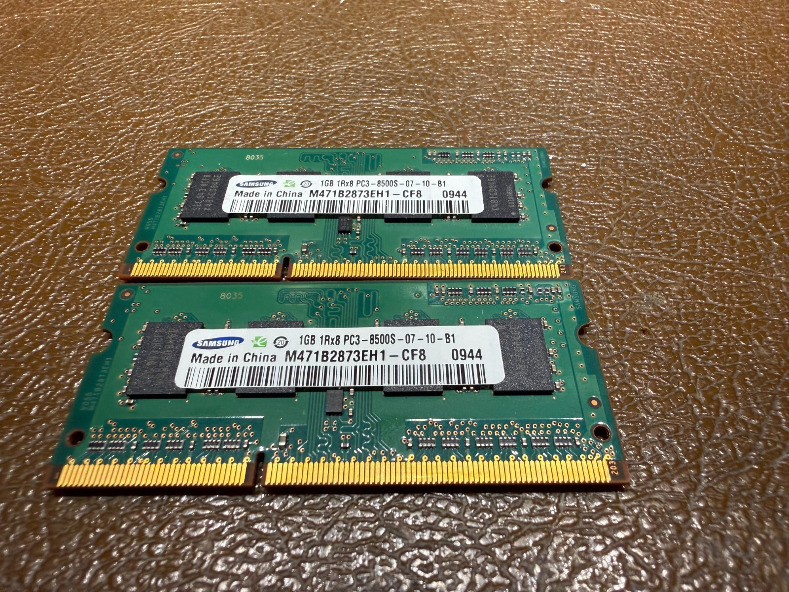 Samsung 2GB (2x1GB) DDR3 PC3-8500S 204-Pin SO-DIMM HMT112S6BFR6C-G7