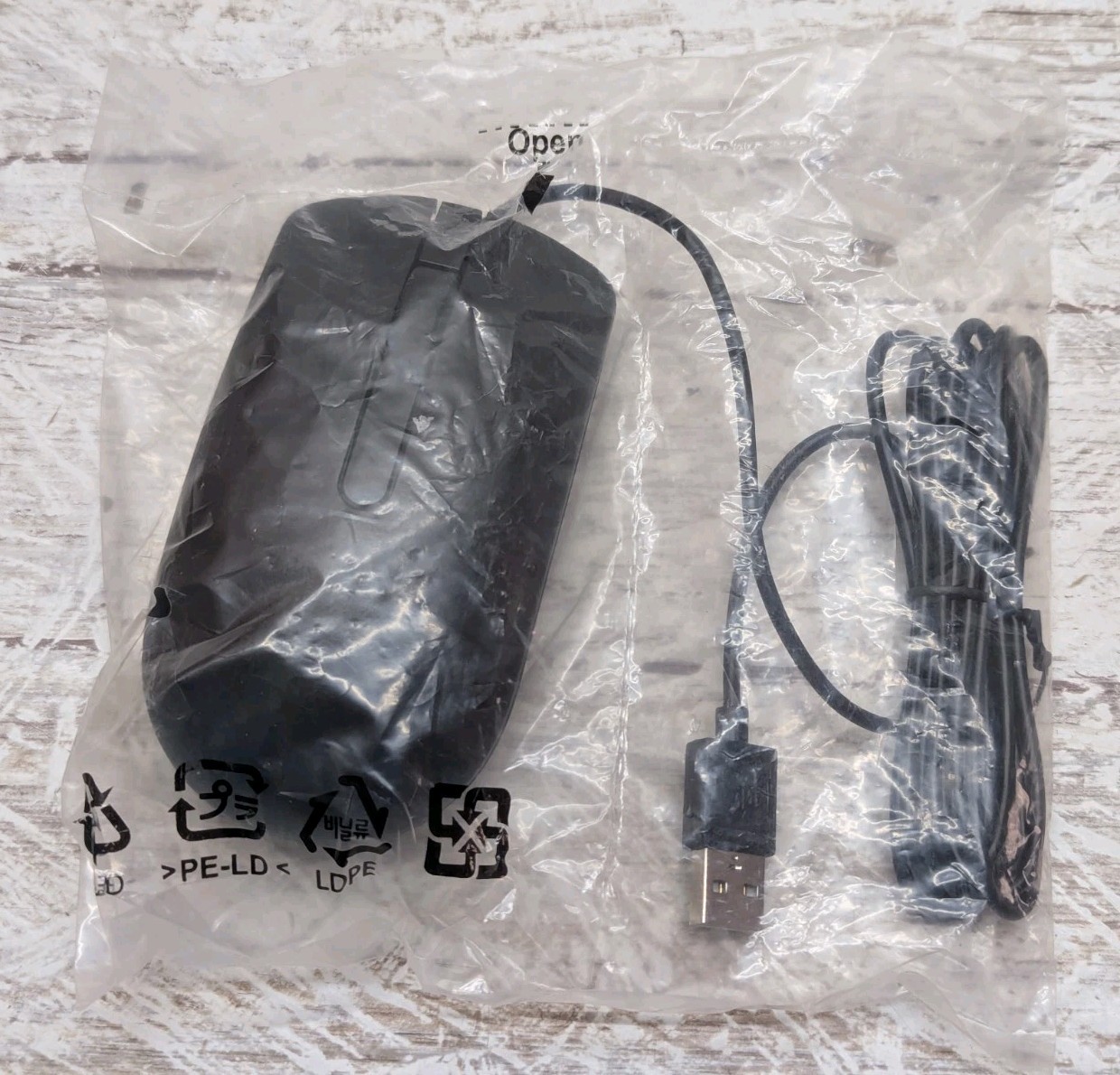 Brand New, Sealed Dell Wired Mouse - Portable On the Go - Ergonomic & Precise