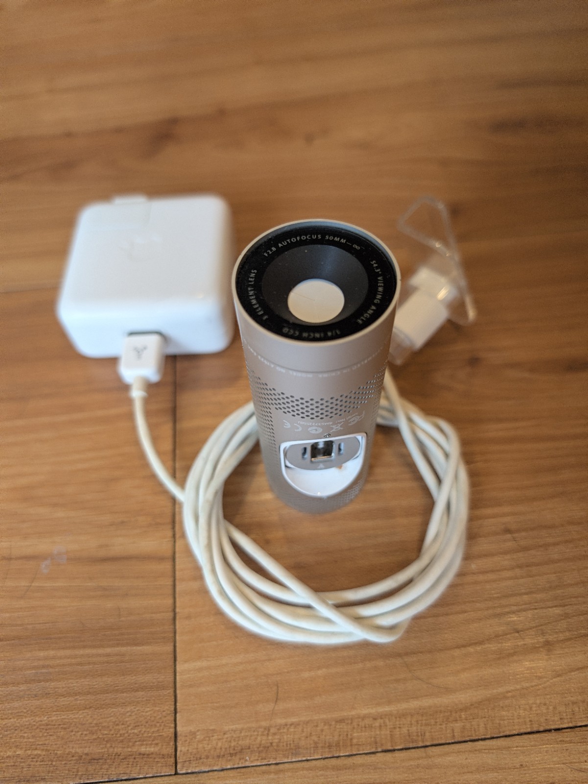 Apple iSight A1023 - Firewire Webcam Camera With Cable And Mount
