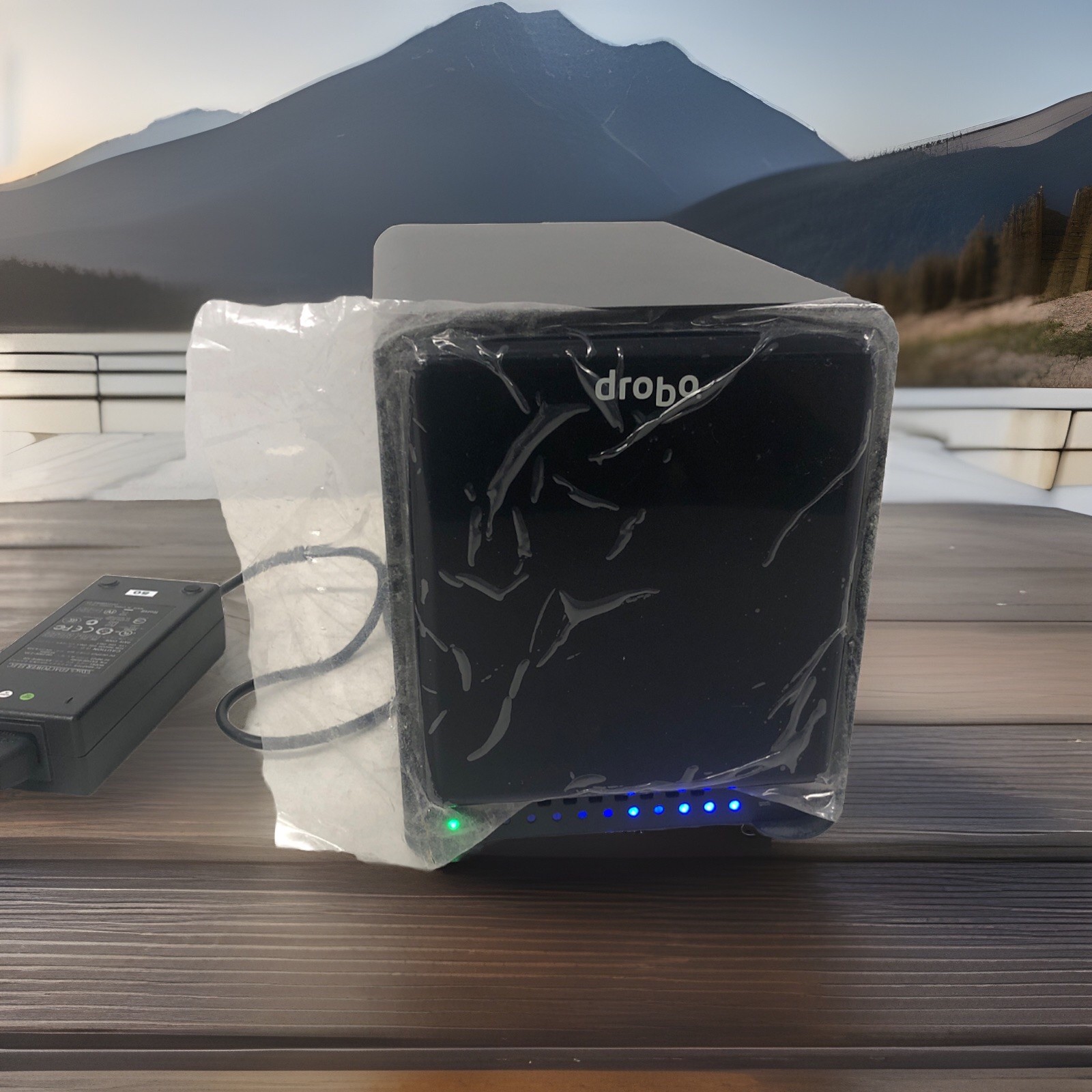 Data Robotics Drobo FS DRDS2-A NAS With AC Adapter - NO HDD's