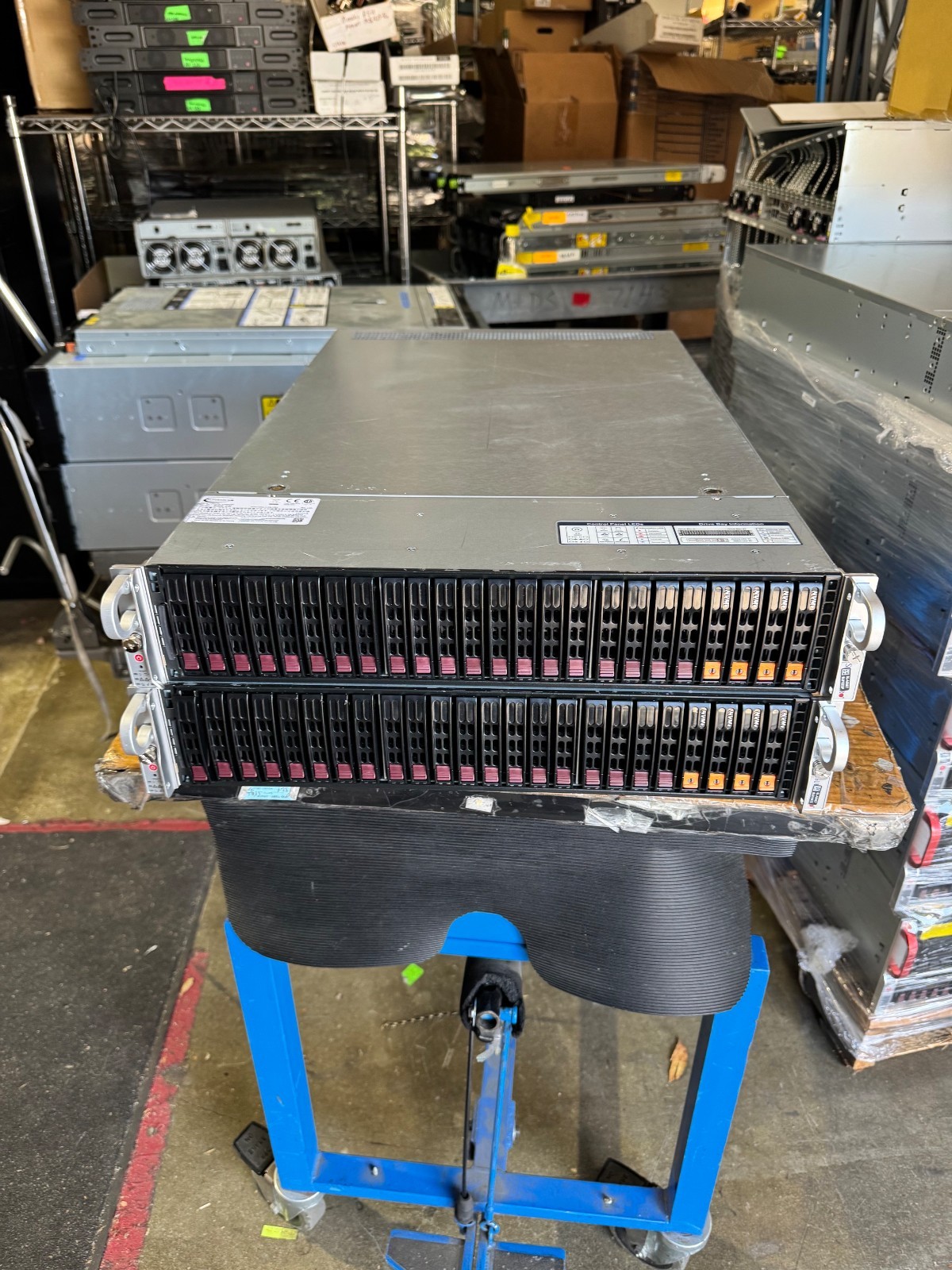 Supermicro 2U 24 Bay Server 4x U.2 NVME H11DSU-iN 2x AMD Epyx 7702 64C 256GB RAM