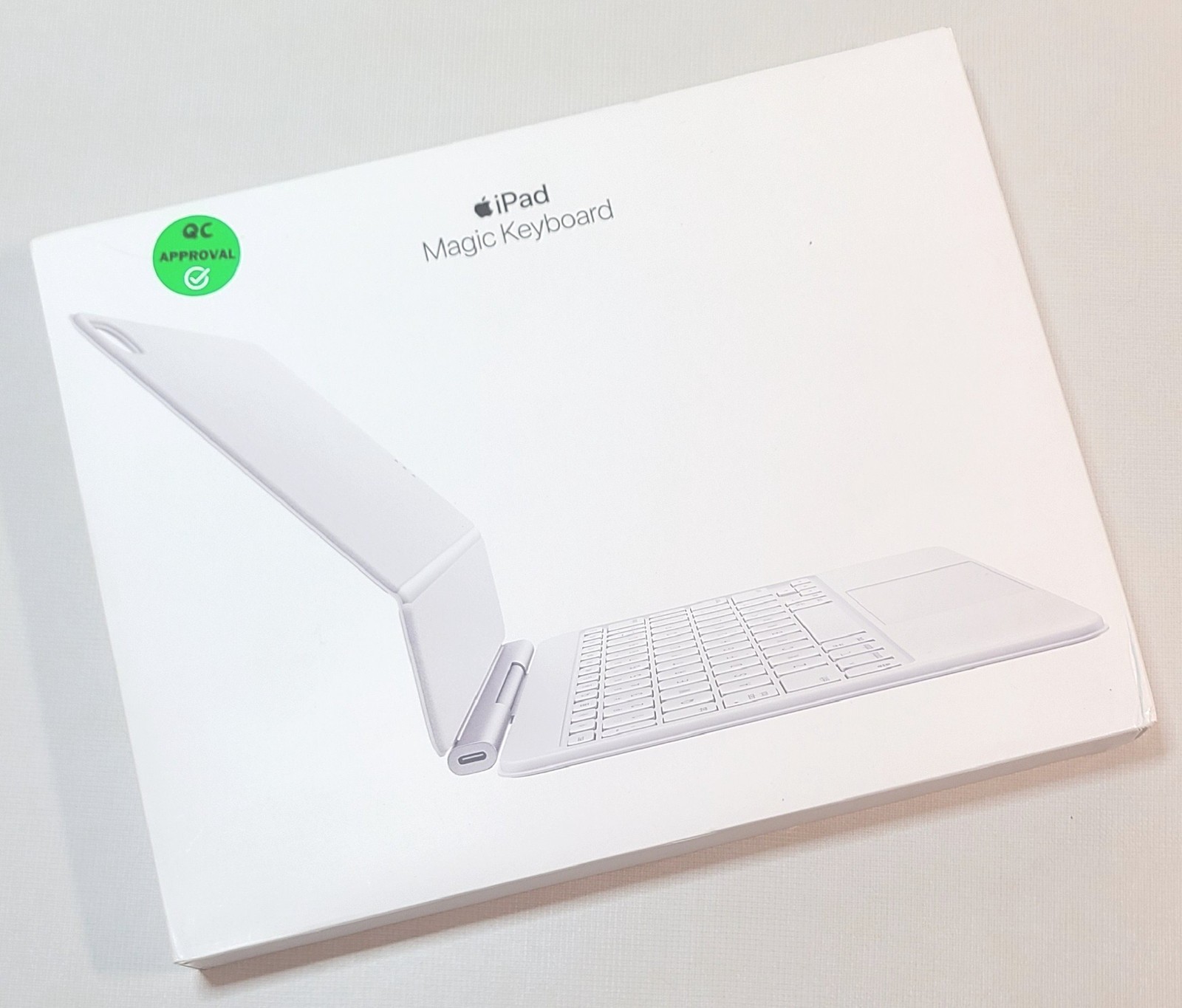 OPEN BOX  Apple Magic Keyboard Case iPad 10th Gen / A16 - White A2695 MQDP3LL/A