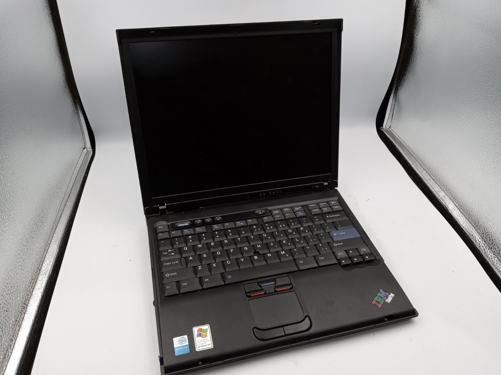 IBM ThinkPad R50 1831-5CU Laptop Intel Pentium M 1.4GHz - PARTS / REPAIR -RR