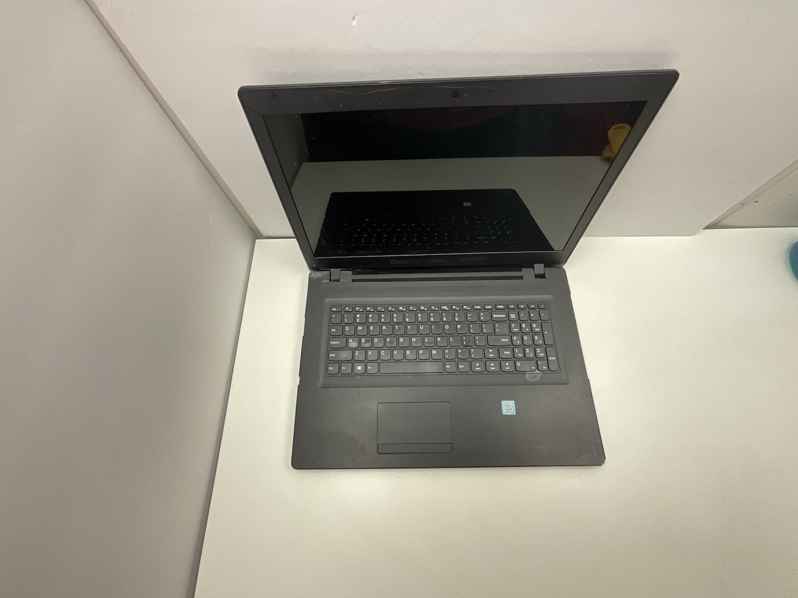 Lenovo 110-17ikb 17.3'' intel-i57200u 8GB FOR PARTS