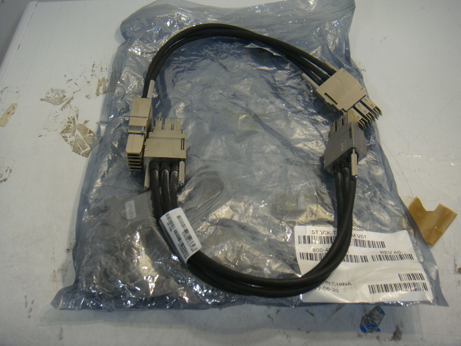 Cisco STACK-T1-50CM V01 Stacking Cable 800-40403-01 (LOT of 2)