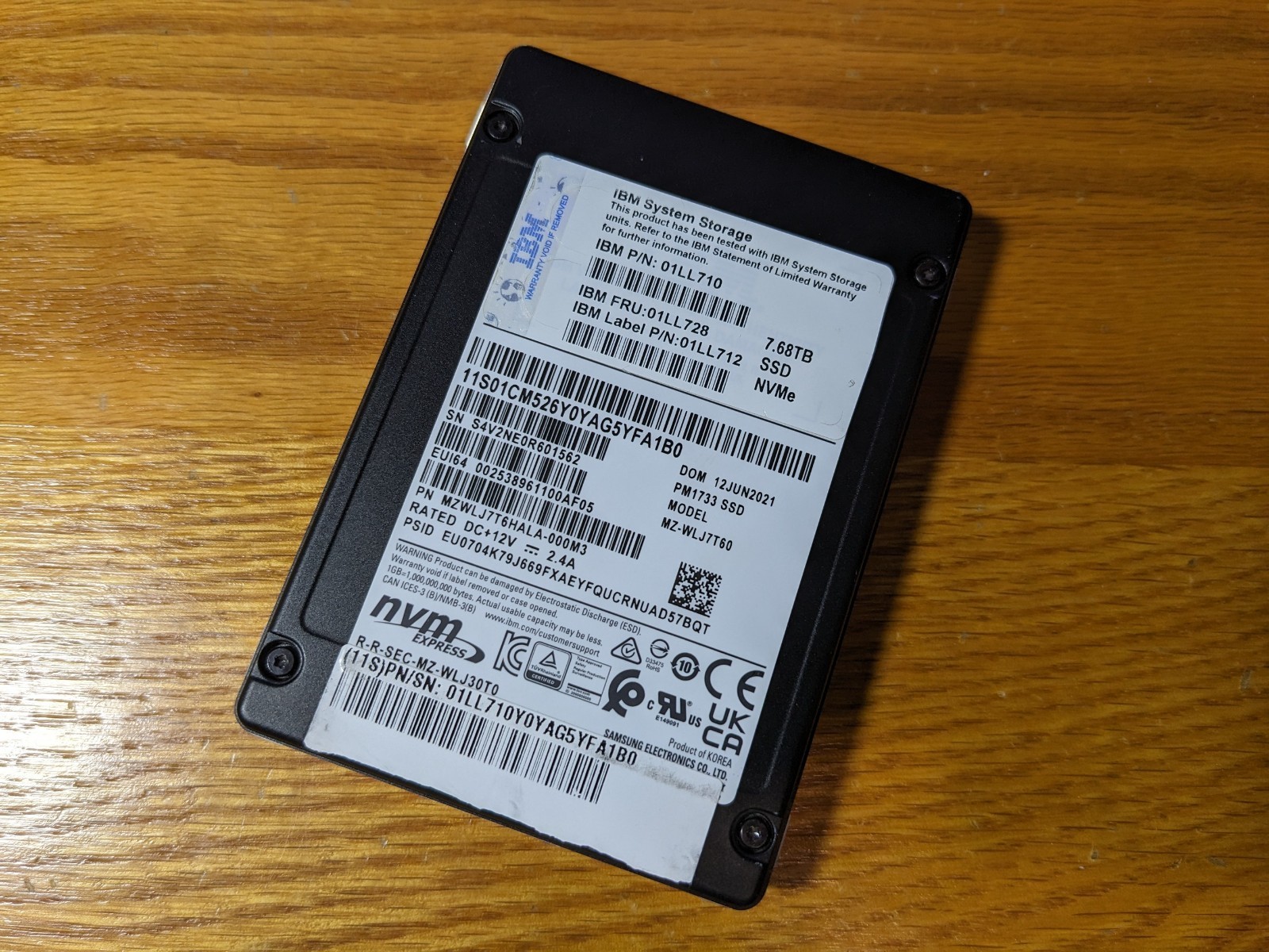 Samsung 7.68TB PM1733 PCIe 4.0 NVMe 2.5'' U.2 IBM 01LL728 SSD MZWLJ7T6HALA - NEW