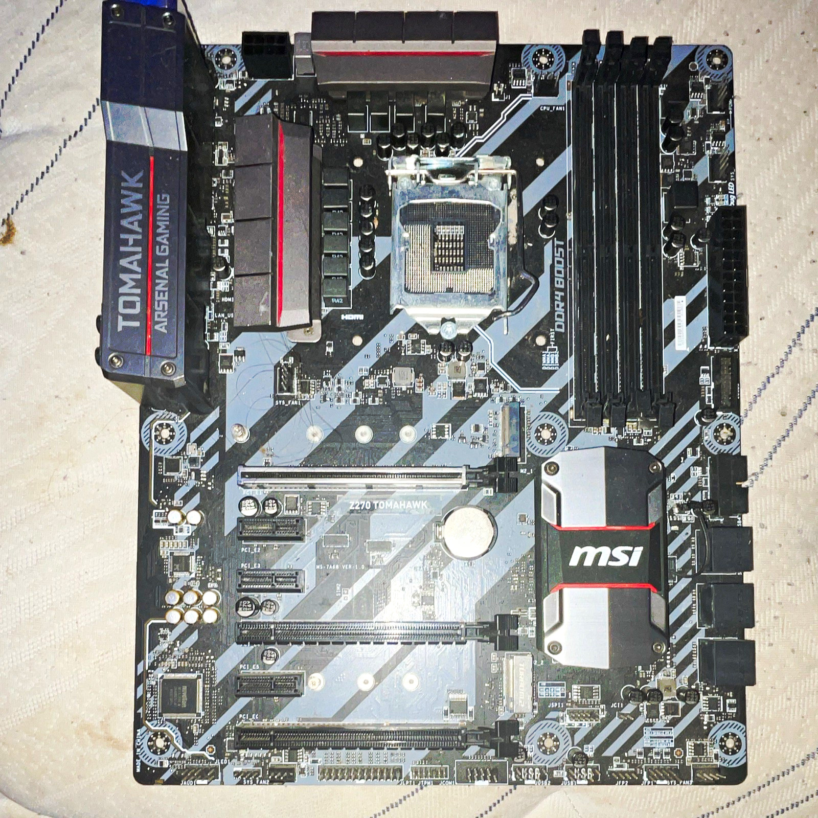 MSI Z270 Tomahawk ATX LGA1151 DDR4 SDRAM Gaming Motherboard HDMI DVI