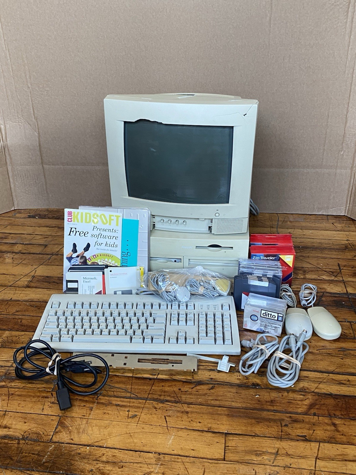 Apple Power Macintosh G3 M3979 + Multiple Scan 14 Display Vintage Mac Bundle