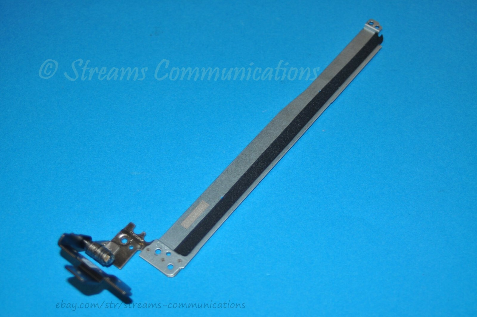 HP 15-r017dx Laptop Right (R) LCD Hinge Bracket