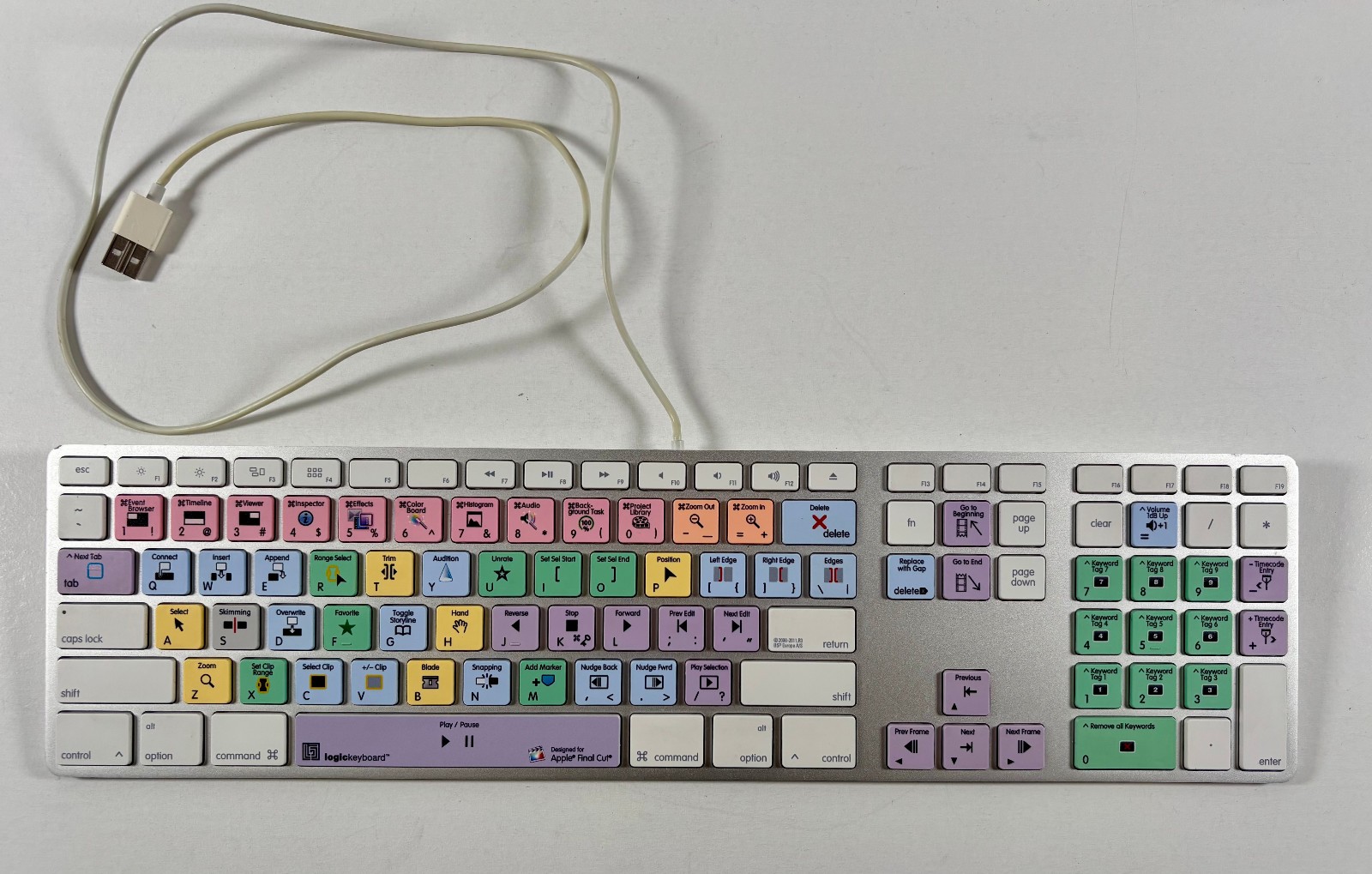 2007 Wired Apple Ultra-Thin logickeyboard  Final Cut w/ Num Pad & (2) USB ports