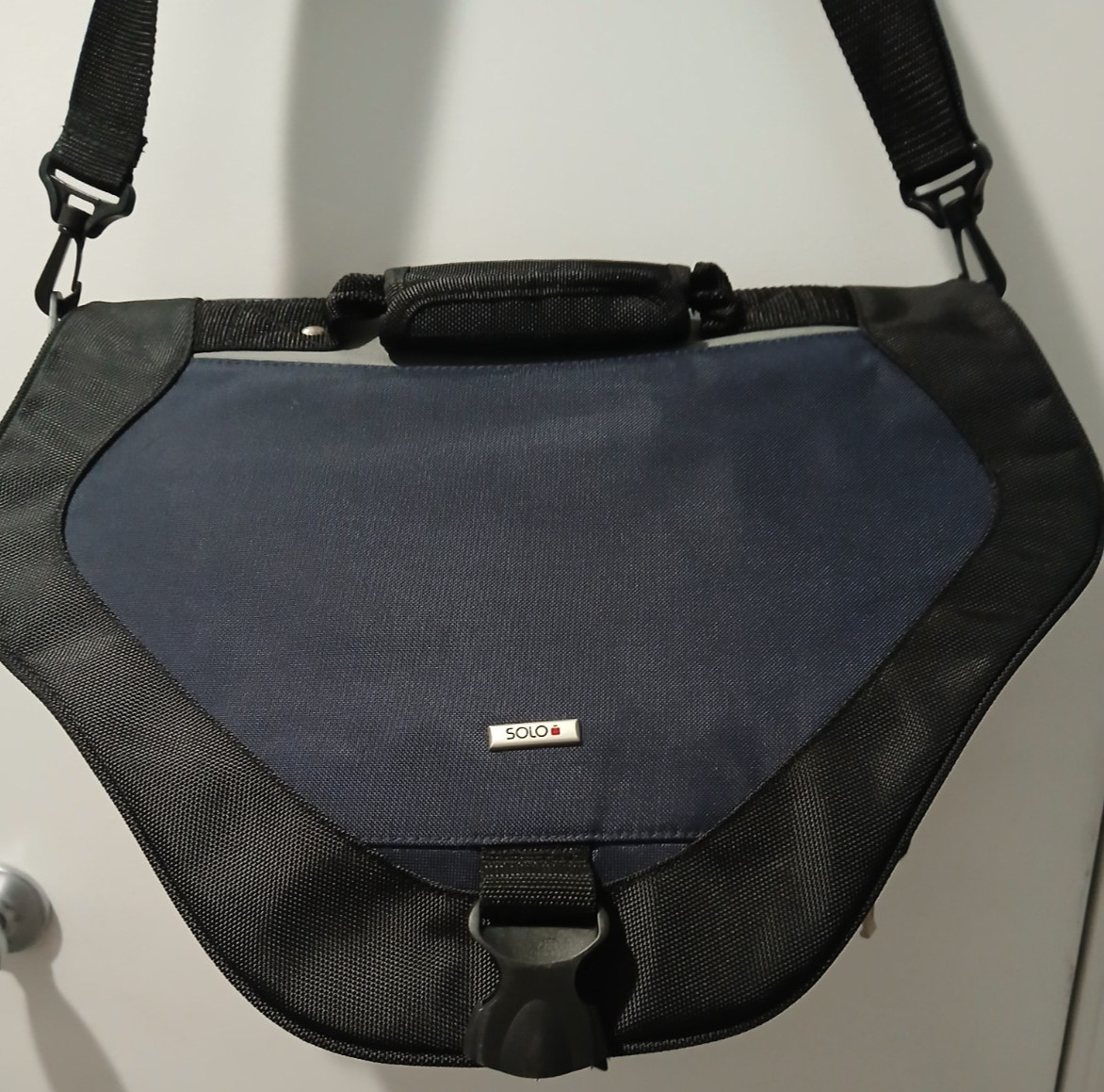Solo Urban Collection Hybrid Briefcase for Laptop Gray Black Navy 17 in.