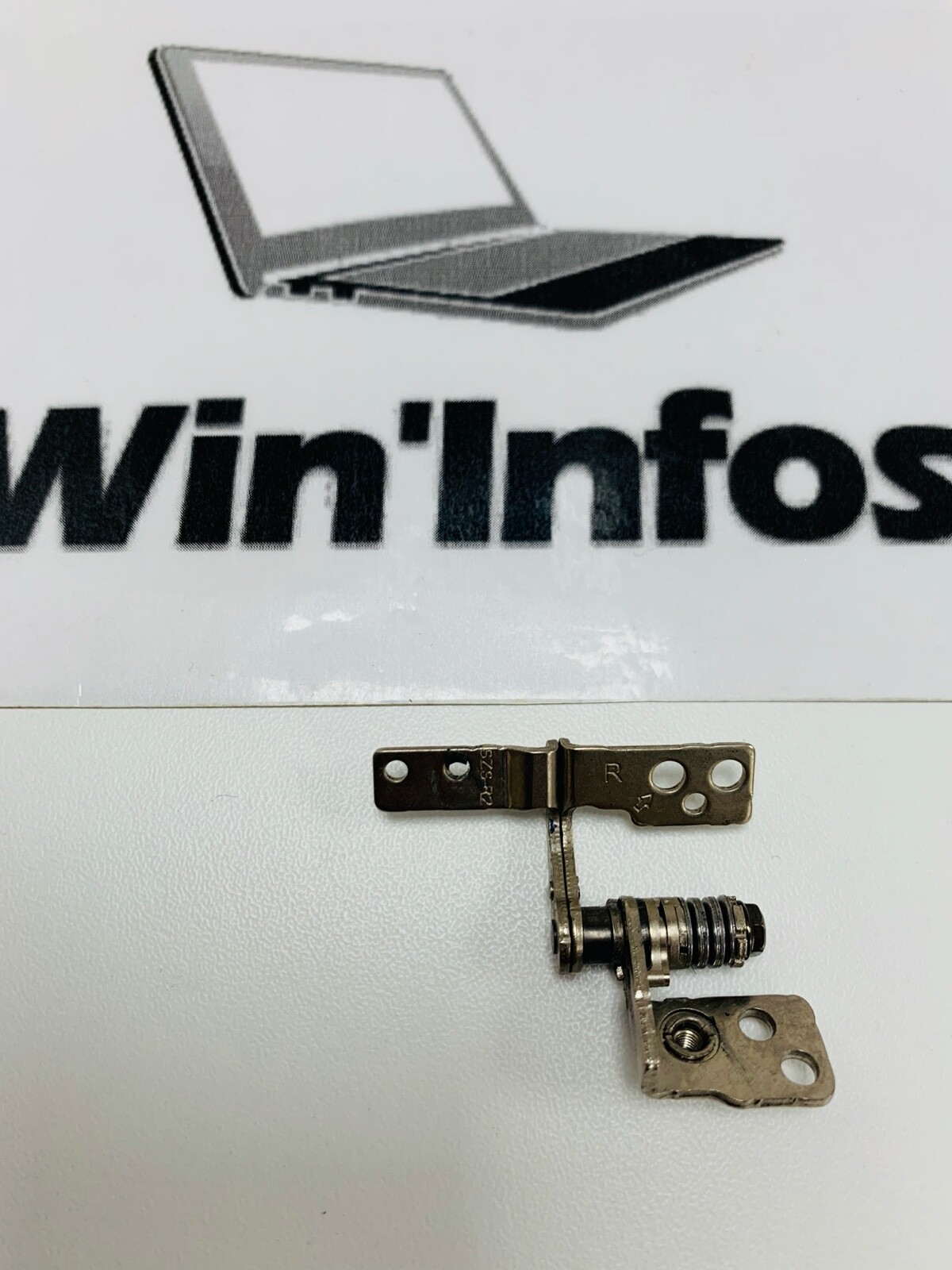 Hinges Right R / Hinge Samsung 300E (NP300E5A-S08FR)