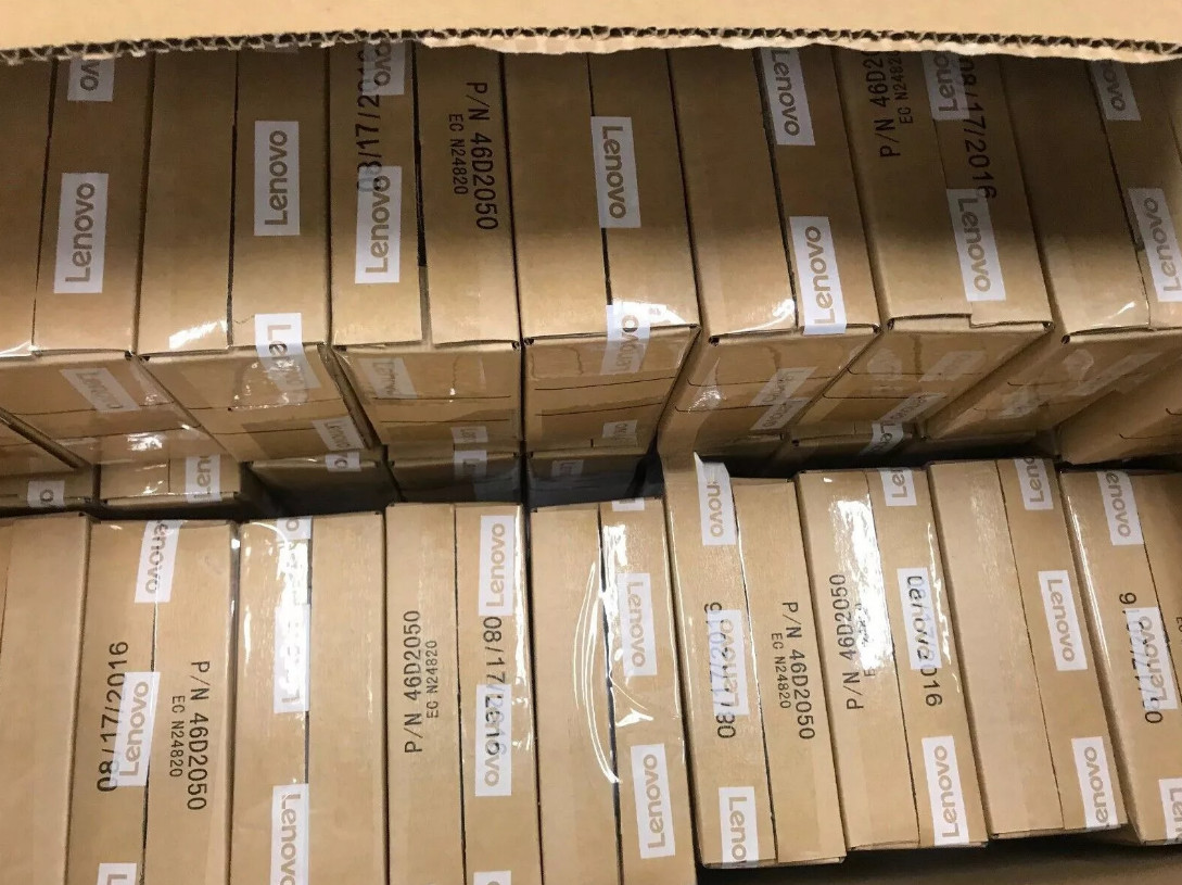 New 4XB7A74951 02JH877 Lenovo Storage DE 1.92TB 12Gb/s 2.5'' SAS SSD