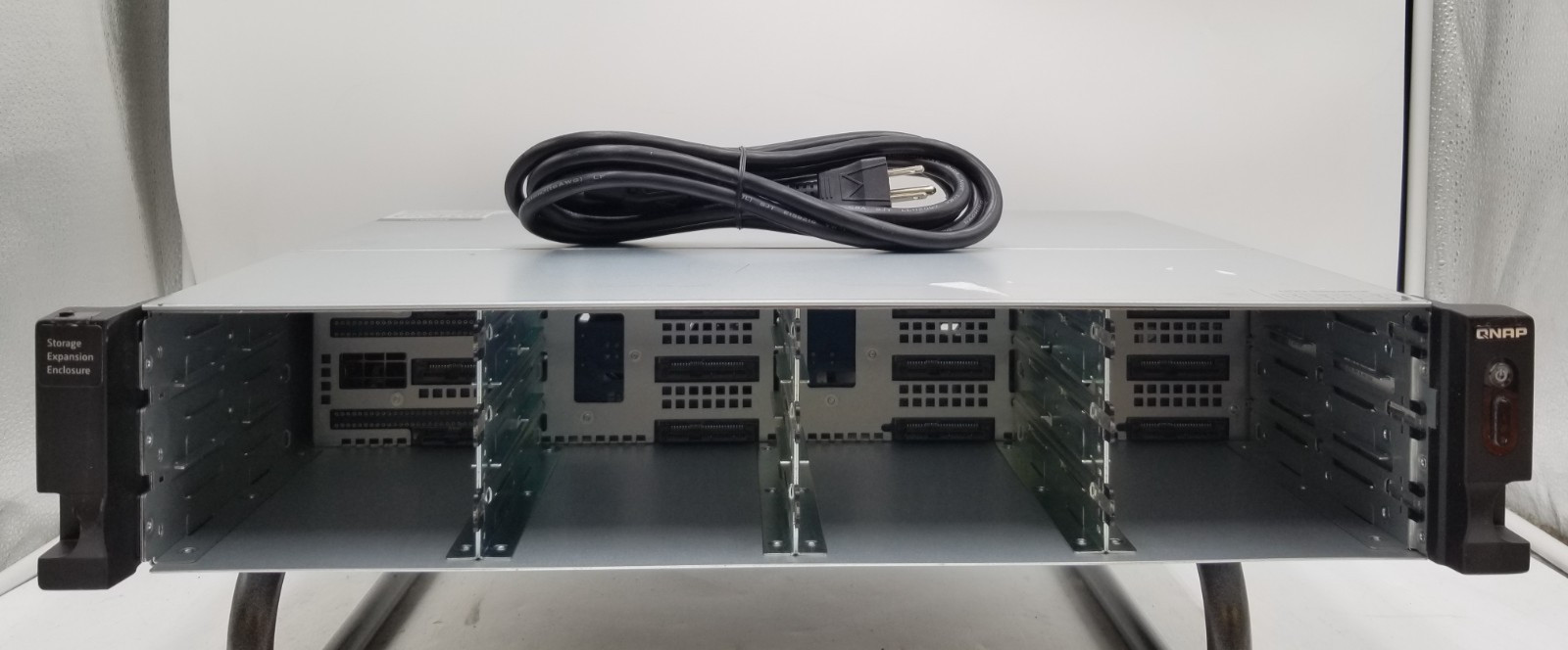 QNAP TL-R1220SEP-RP 12-bay 2U rackmount SAS 12Gbps JBOD expansion enclosure NoHD