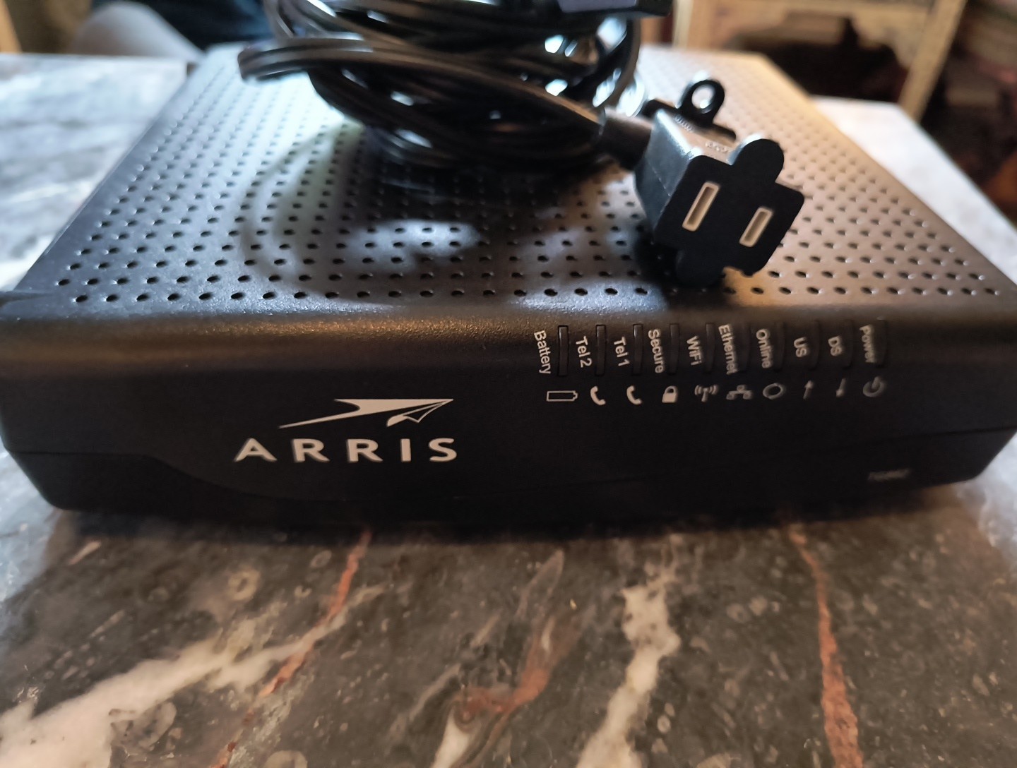 Arris TG862G Wireless Cable Gateway Router Modem With Battery Backup TG02DH7862