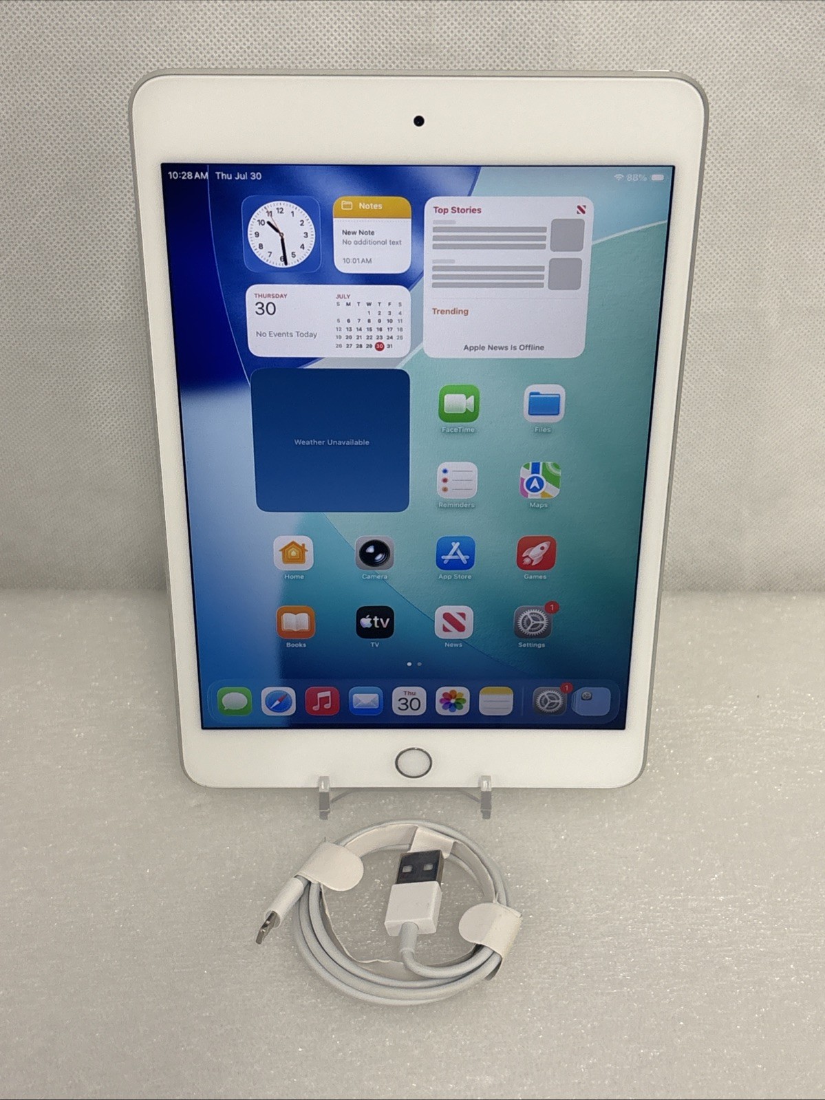 Apple iPad mini (5th Generation) A2133 64 GB, Wi-Fi, 7.9 in - Silver *Grade C*