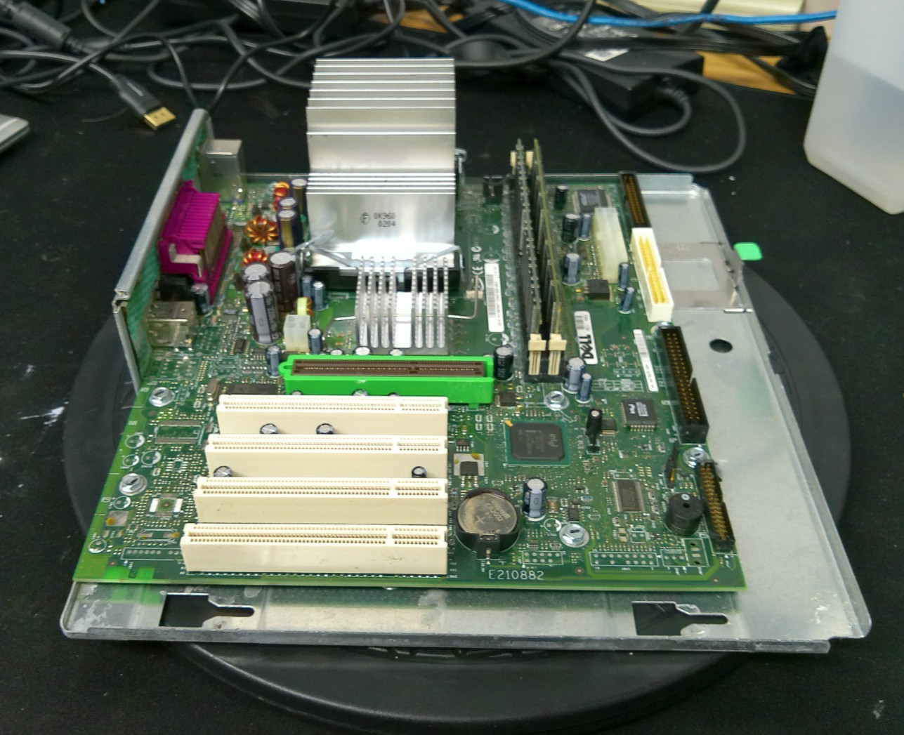 Dell 00K997 Motherboard W/ RAM, I/O Shield. Heatsink & CPU