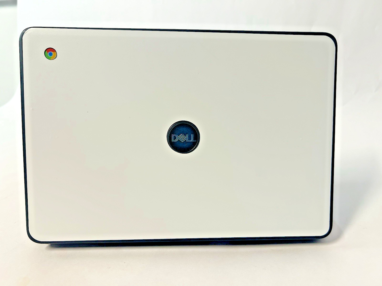 Dell Chromebook  (11.6",Celeron, 4GB RAM, 32GB, Chrome)  touch screen WHITHE