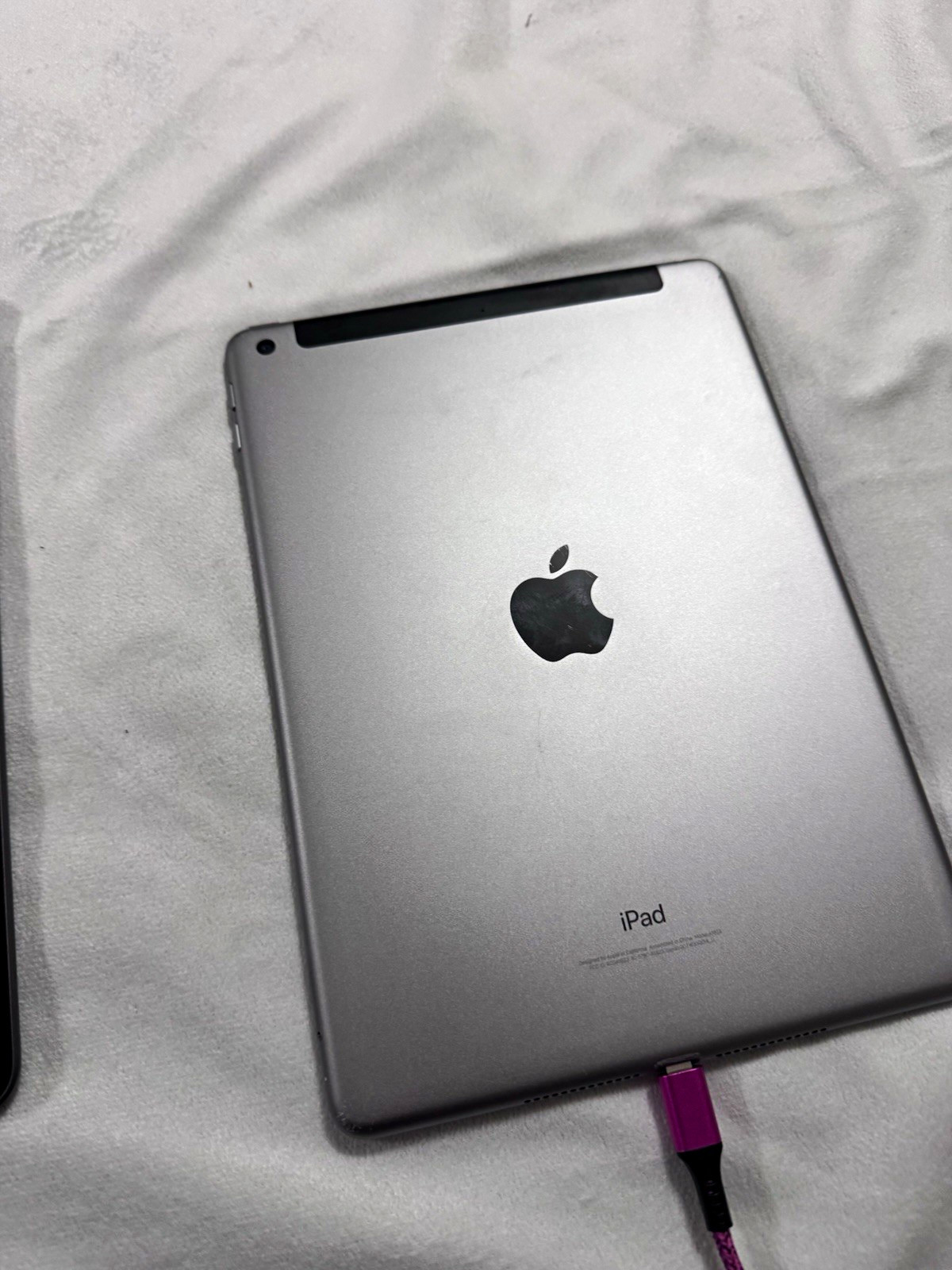 Apple iPad Series Tablet - Silver