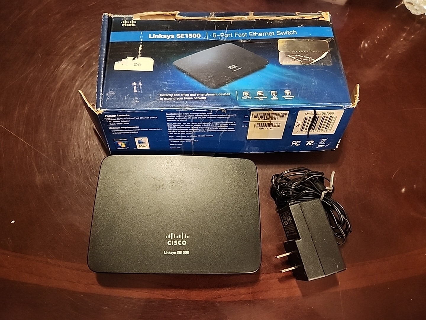 Cisco Linksys SE2500 5-Port Gigabit Ethernet Switch