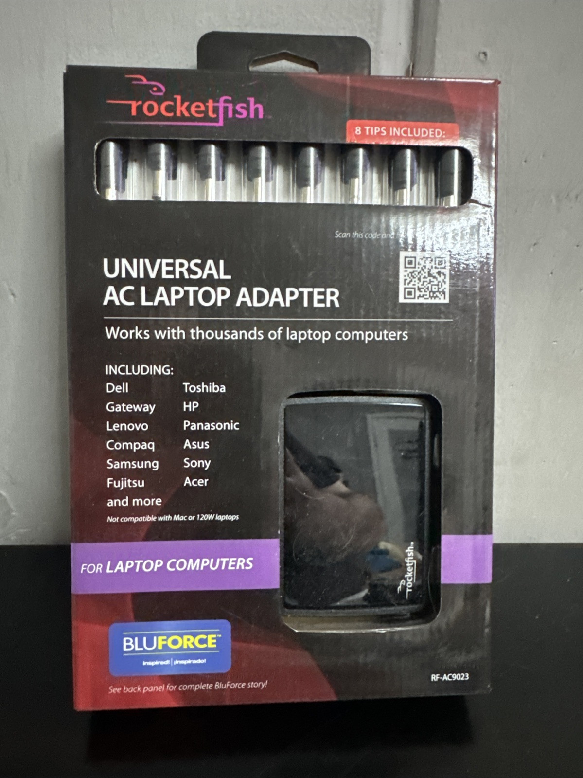 Rocketfish Universal Laptop Notebook Charger Adapter with ALL TIPS  90W RF 9023